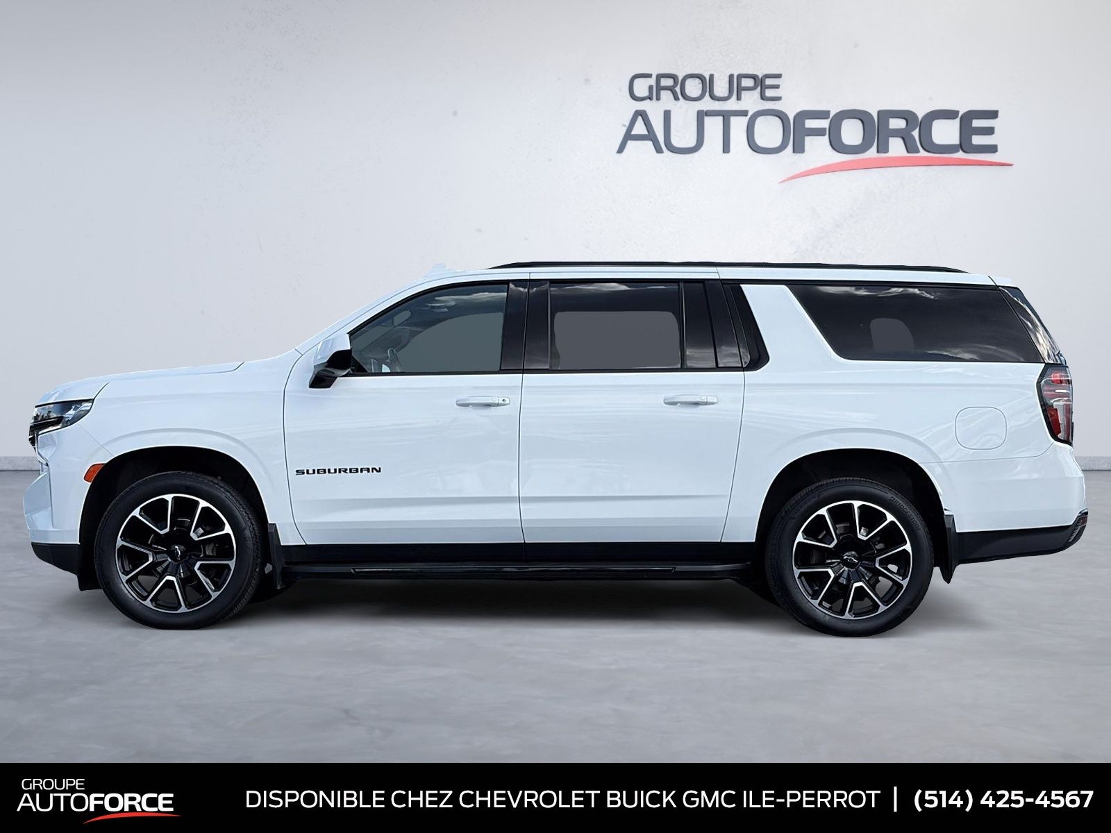 Photo Chevrolet Suburban RST 2023 #3