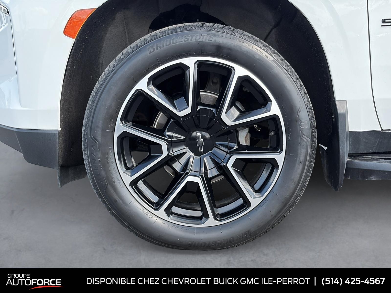 Photo Chevrolet Suburban RST 2023 #6