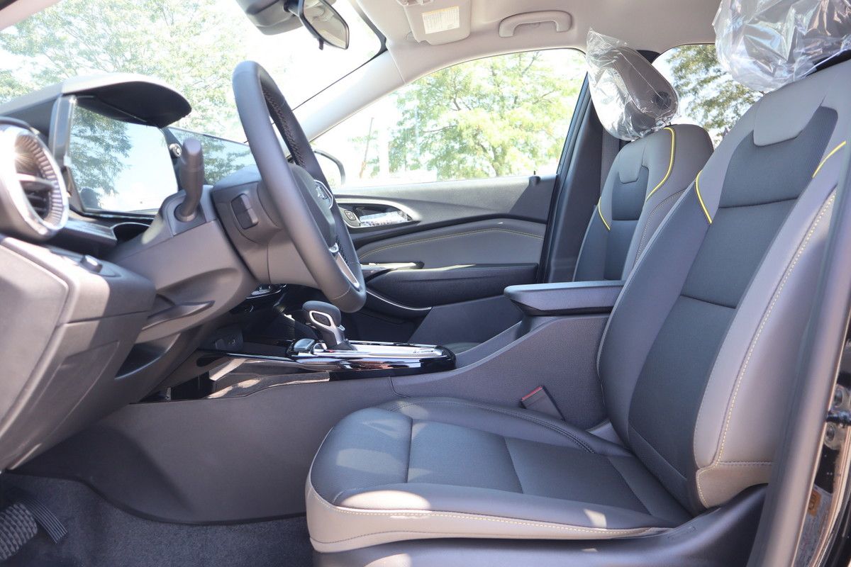 Photo 2026 Chevrolet Trax ACTIV #7