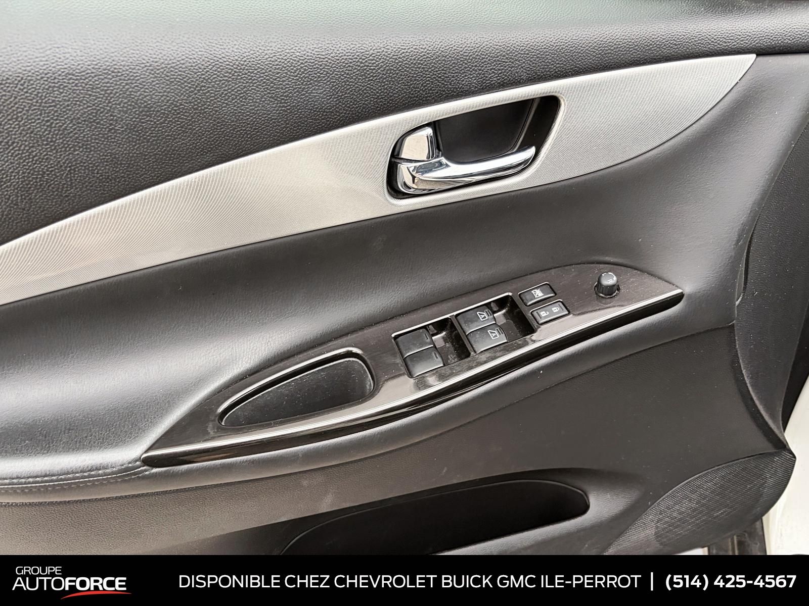 Photo Infiniti QX50 CUIR, CAMERA DE RECUL 2015 #7