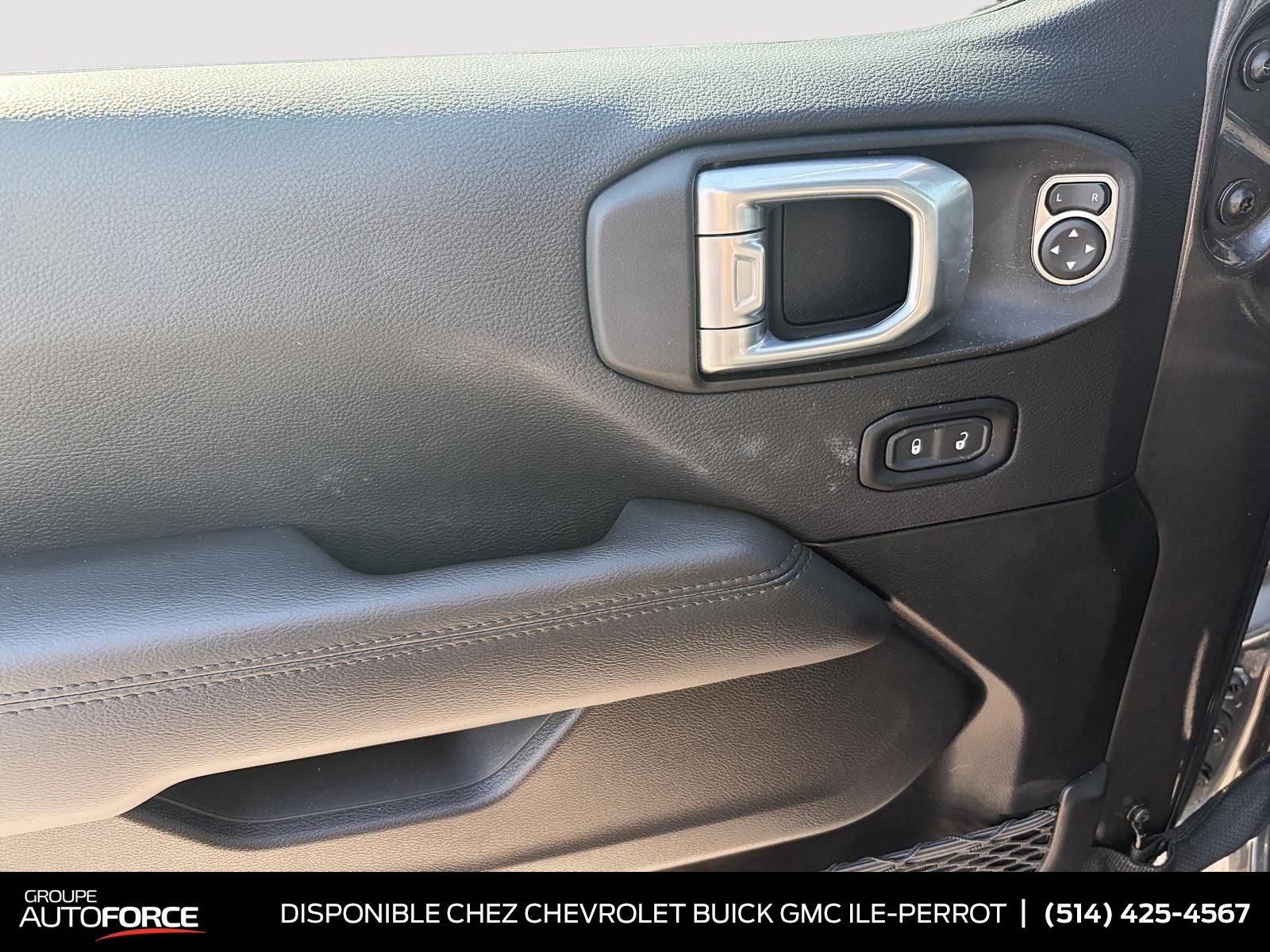 Photo 2022 Jeep Wrangler Unlimited Sahara Altitude #6