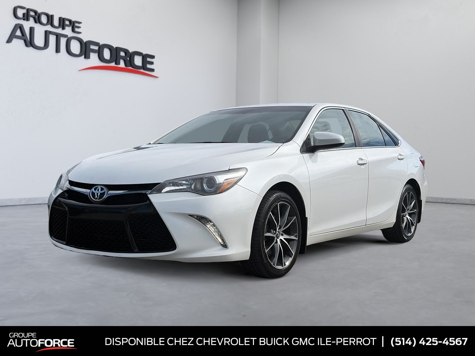 Photo 2015 Toyota Camry LE #1