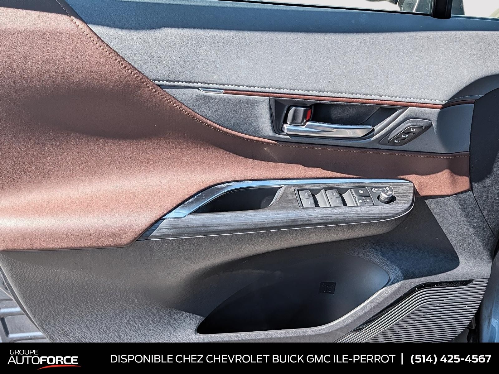 Photo 2021 Toyota Venza le #8