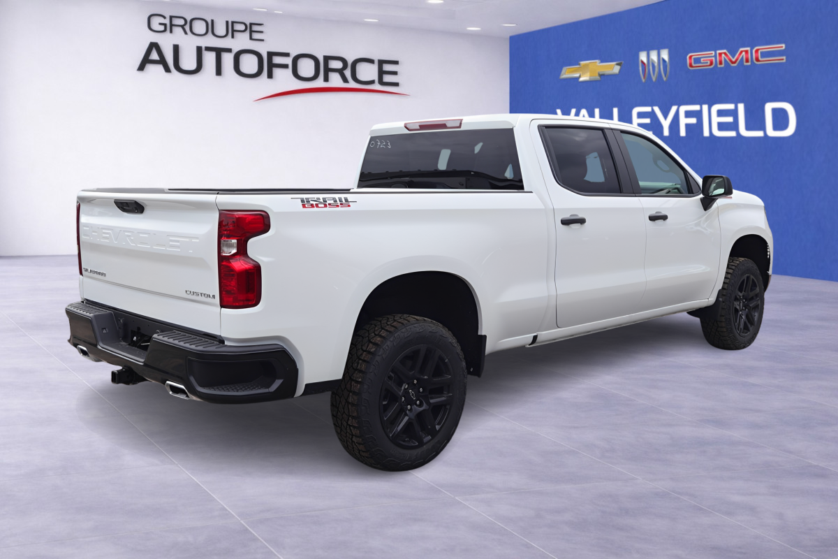 Photo Chevrolet Silverado 1500 Custom Trail Boss 2026 #6