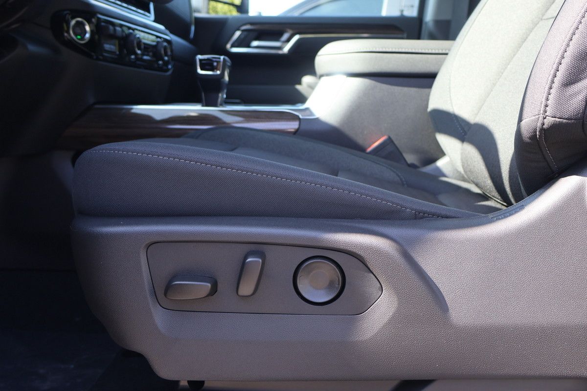 Photo 2026 Chevrolet Silverado 1500 RST #6