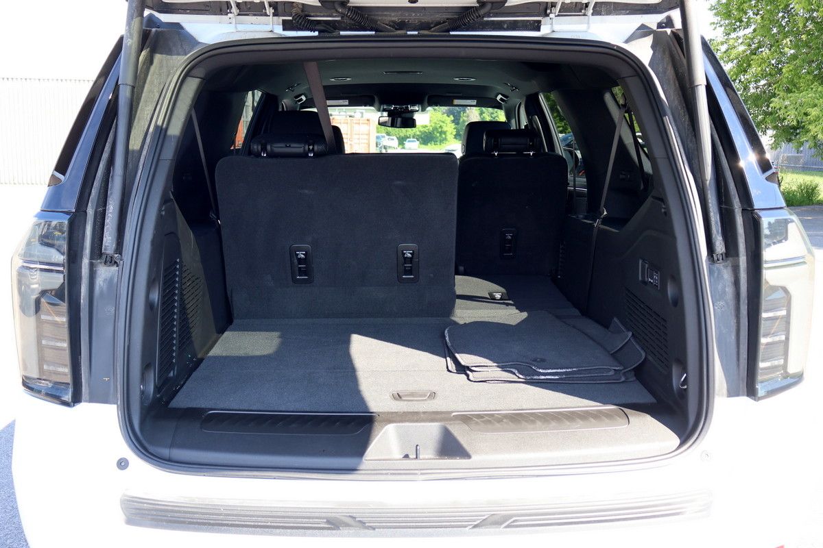 Photo 2026 Chevrolet Suburban LT #7