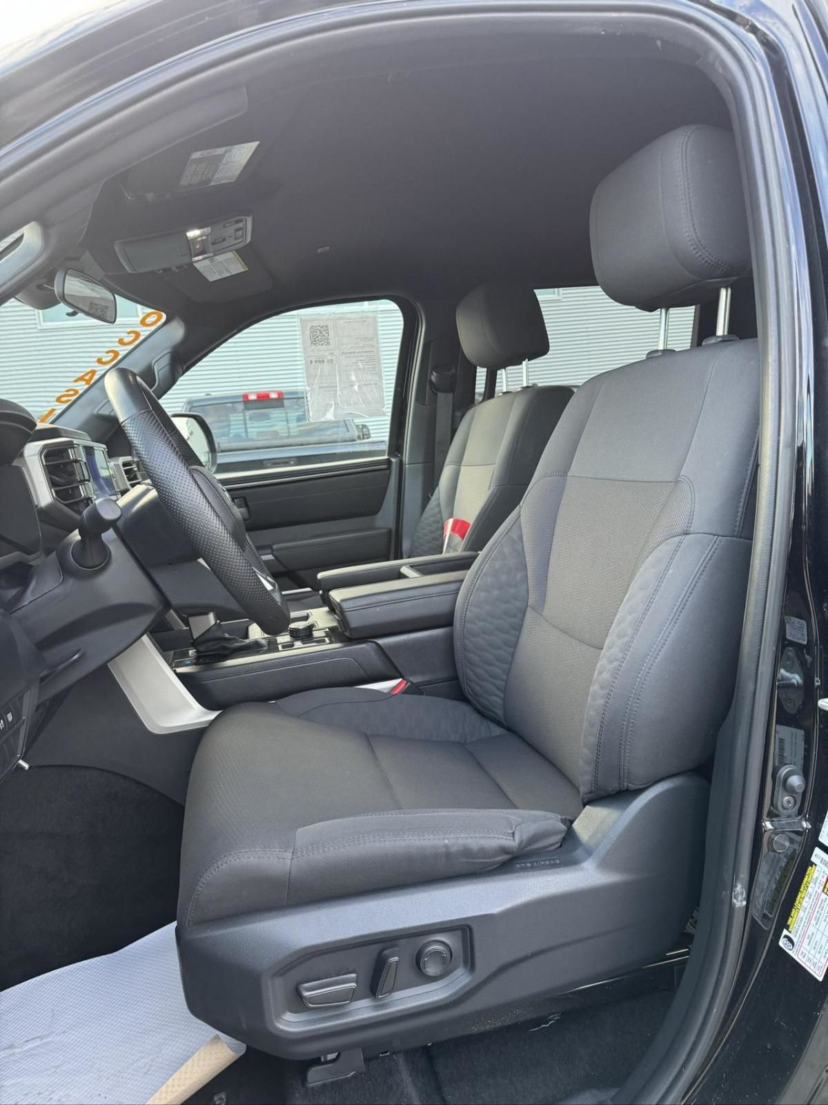 Photo 2025 Toyota Tundra SR5 Crew Cab #8