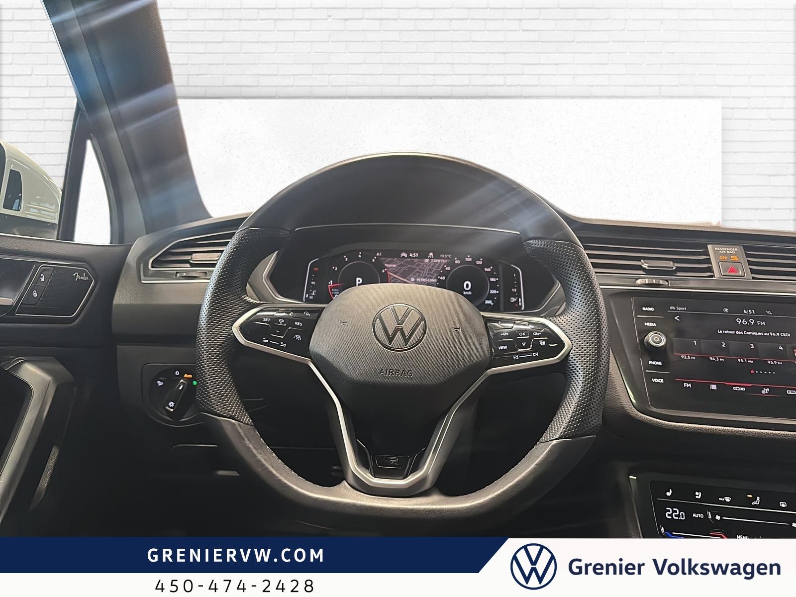Photo 2022 Volkswagen Tiguan Highline R-Line, Cuir, Toit, Démarreur #8