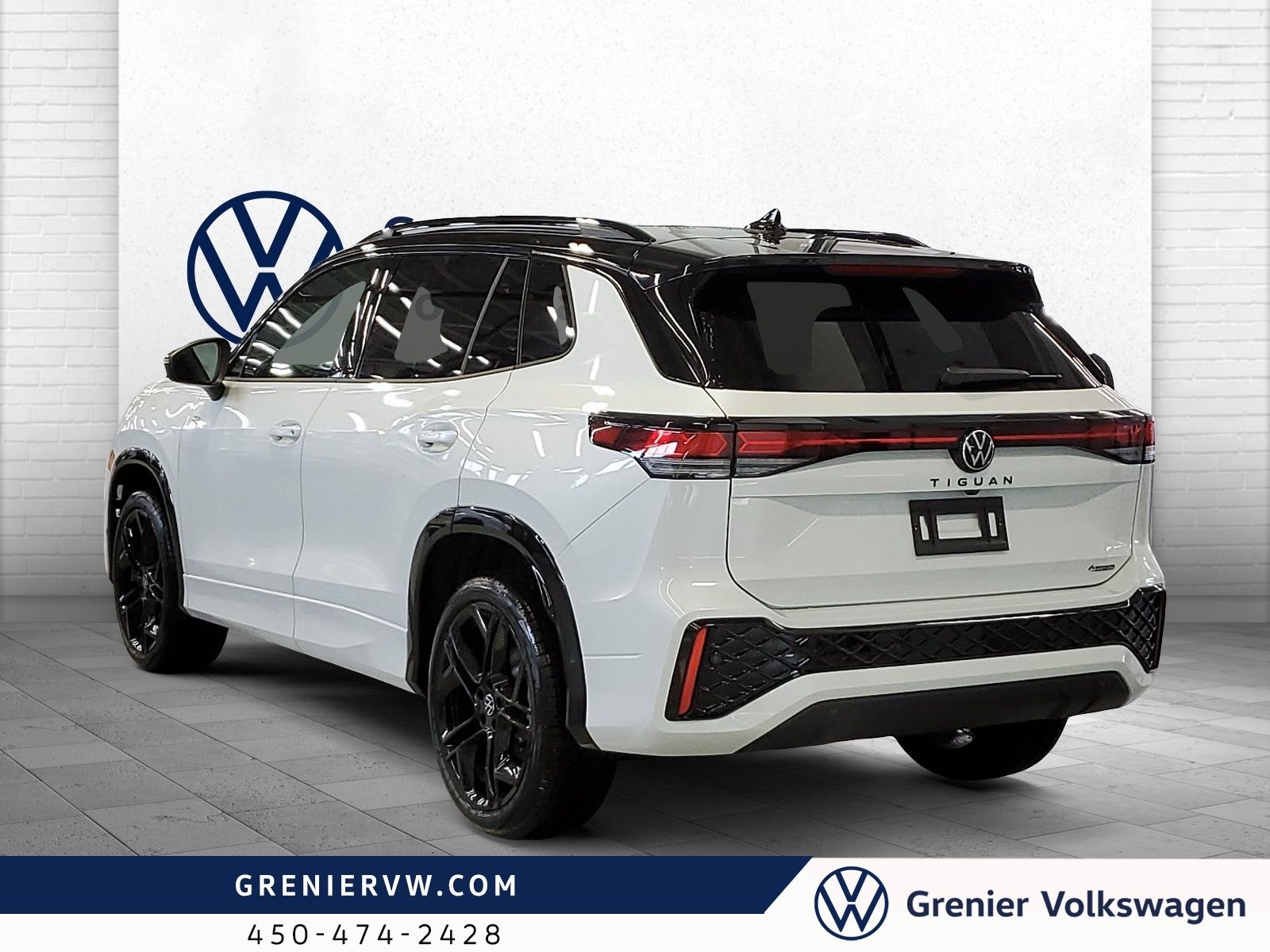 Photo 2026 Volkswagen Tiguan Comfortline R-Line Black Edition 4MOTION #5