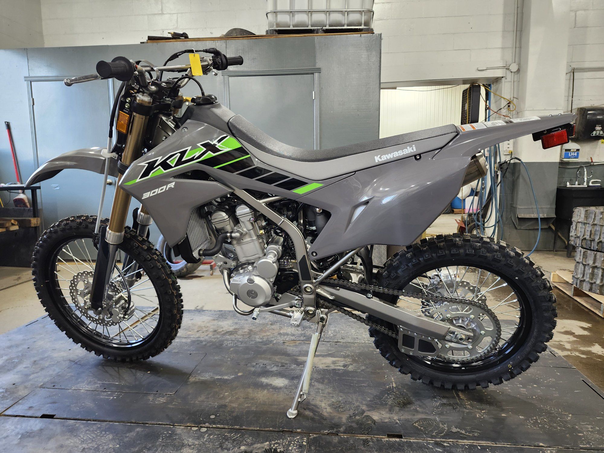 Kawasaki KLX 300R  2025