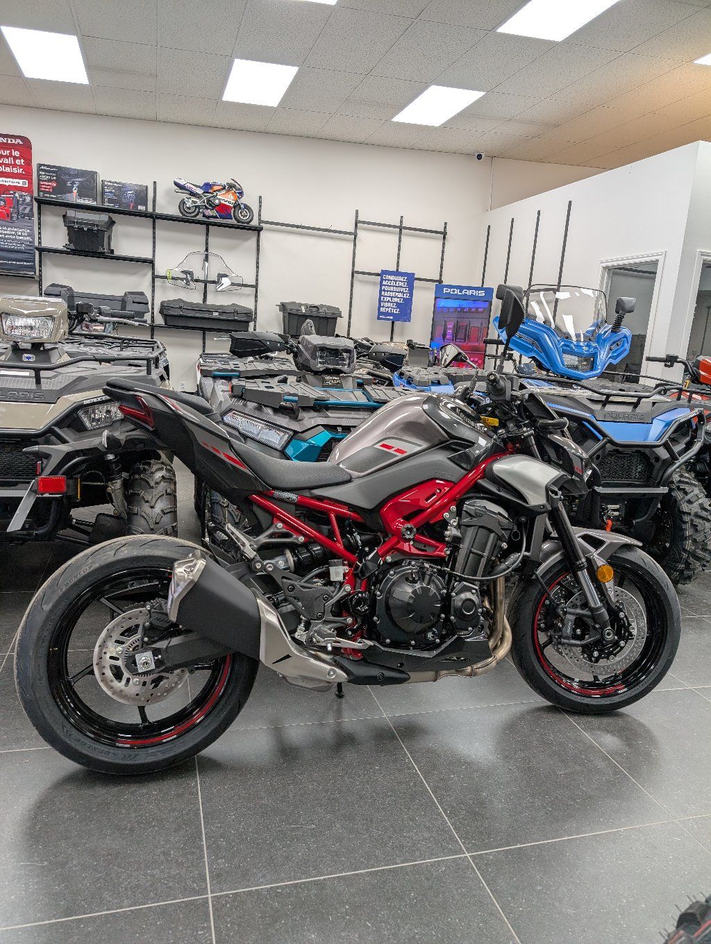 Kawasaki Z900 ABS 2025