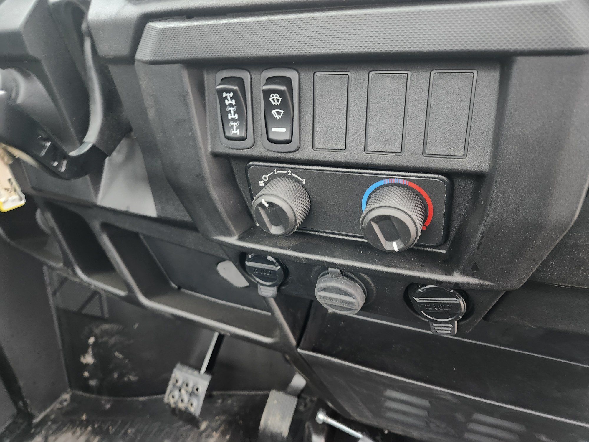 Polaris RANGER 1000 PREMIUM EPS  2024