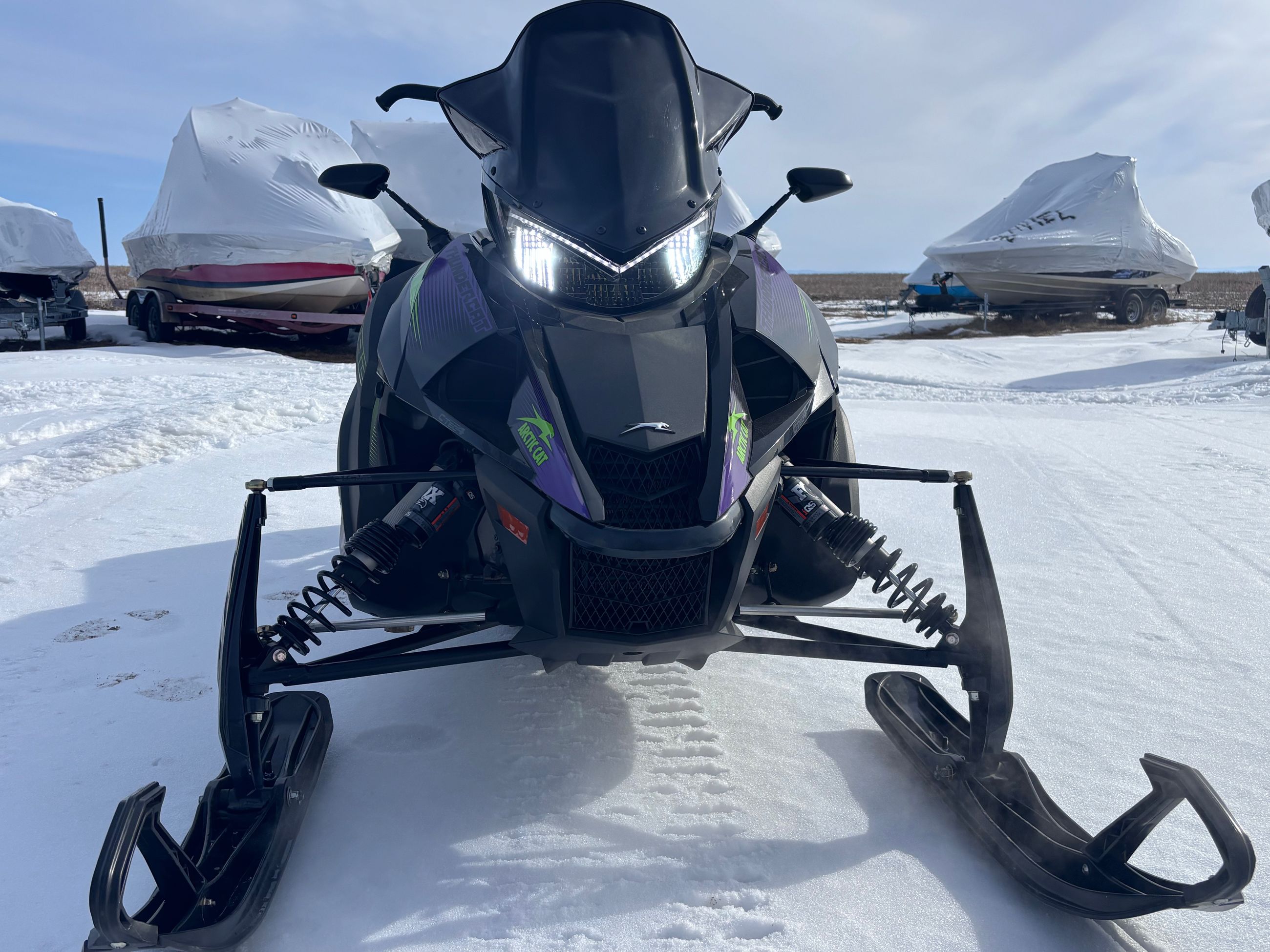 2023 Arctic Cat ZR 9000 THUNDERCAT MACHINE TRES PROPRE , CHENILLE NEUVE