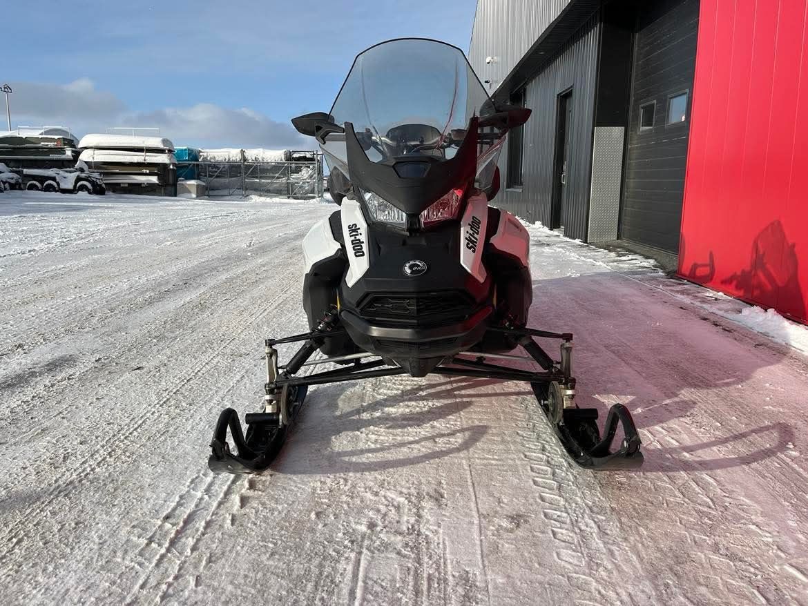 2020 Bombardier GRAND TOURING 900 ACE Sport