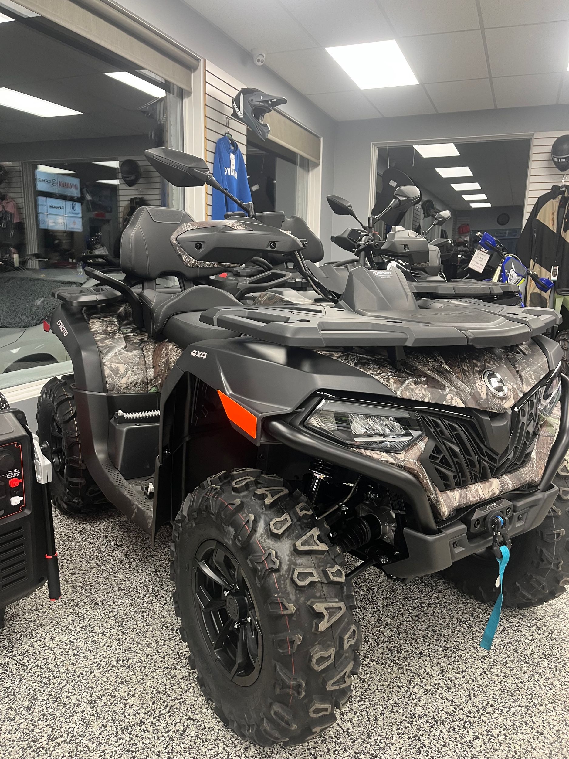 CF Moto CFORCE 600 HO EPS 2UP  2025