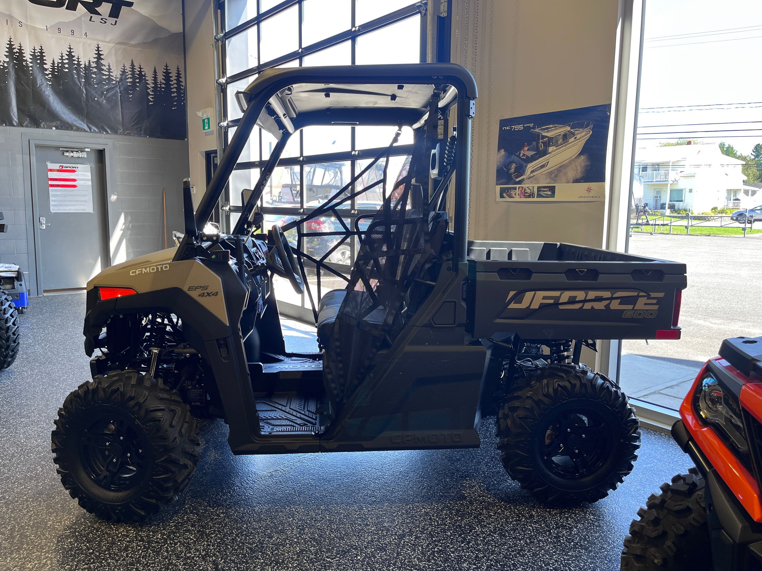 2024 CF Moto UFORCE 600 EPS
