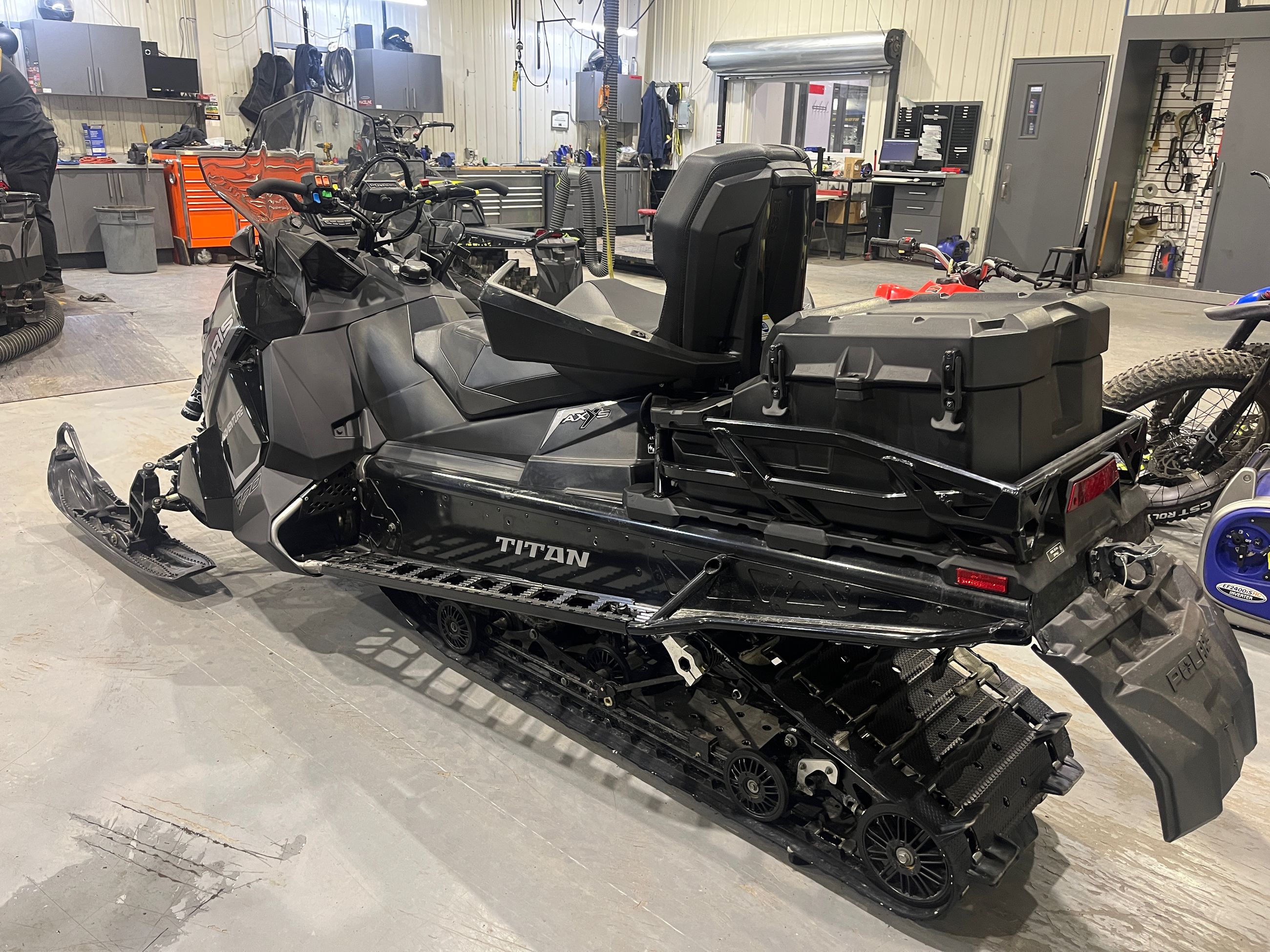 2023 Polaris 800 TITAN ADVENTURE 155 ES