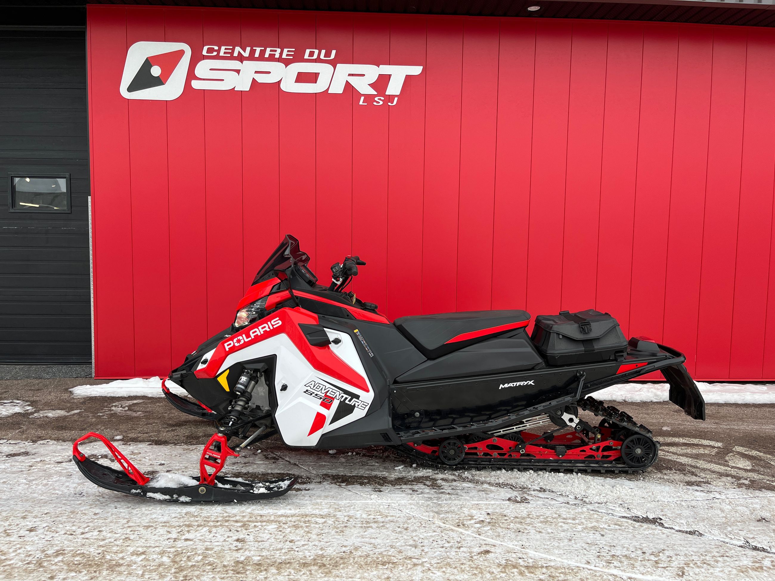 Centre du sport Lac-St-Jean à Alma | Snowmobile Polaris in our 