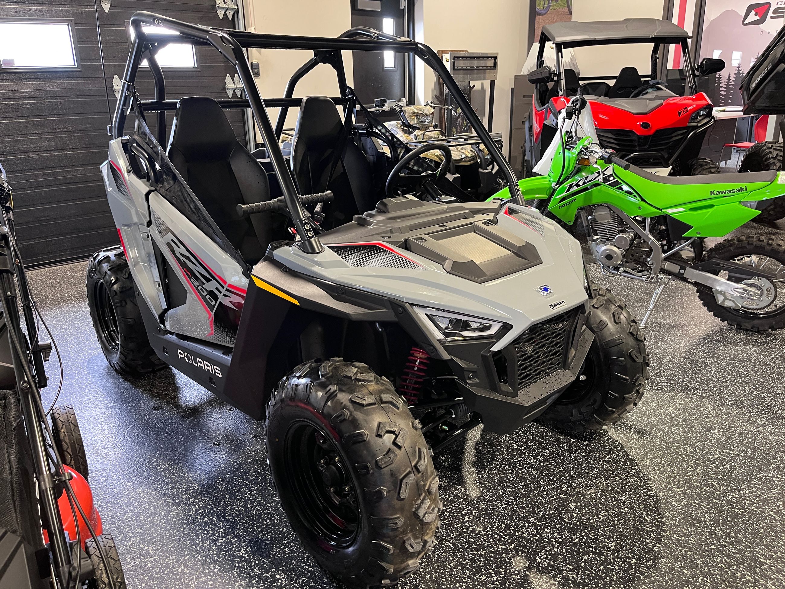 2024 Polaris RZR 200 EFI
