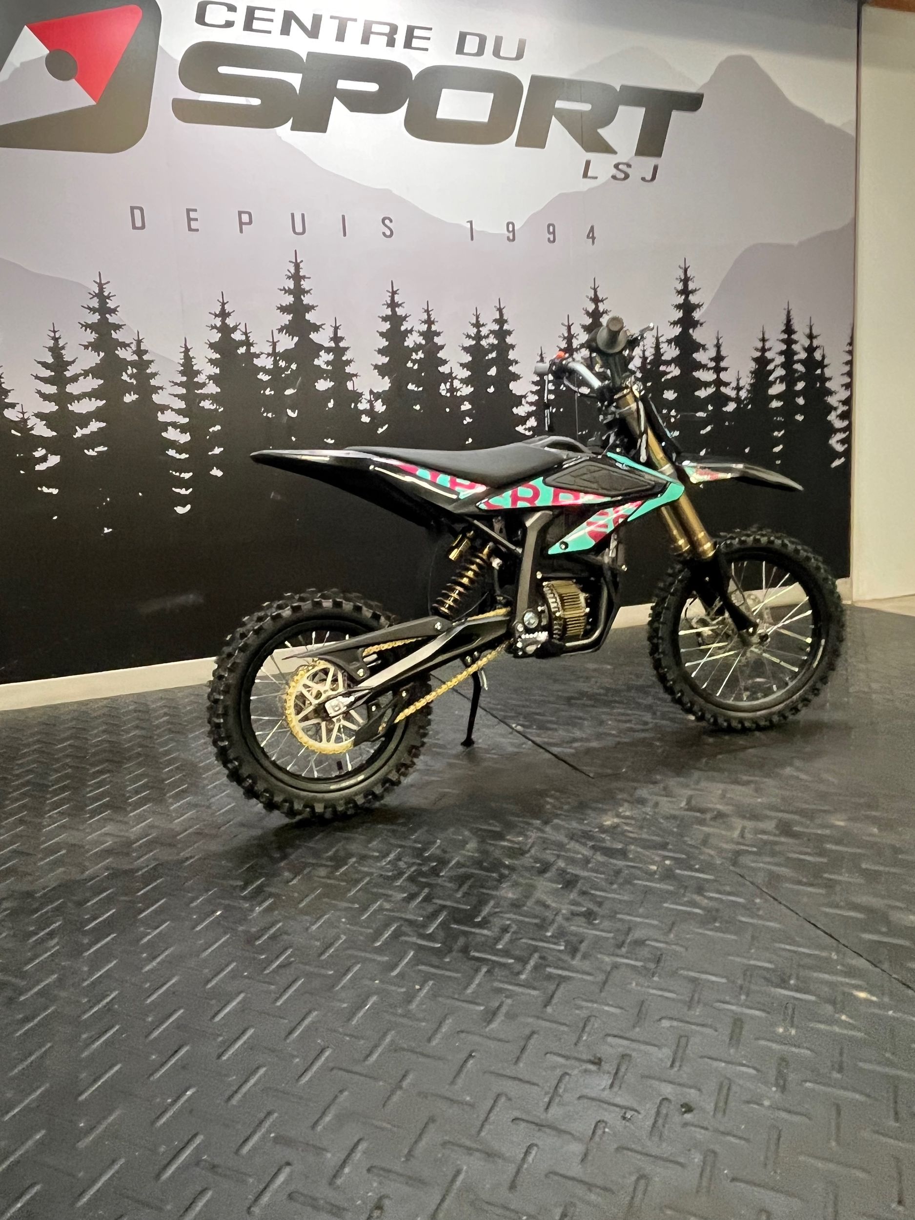 Surron Hyper Bee  2025