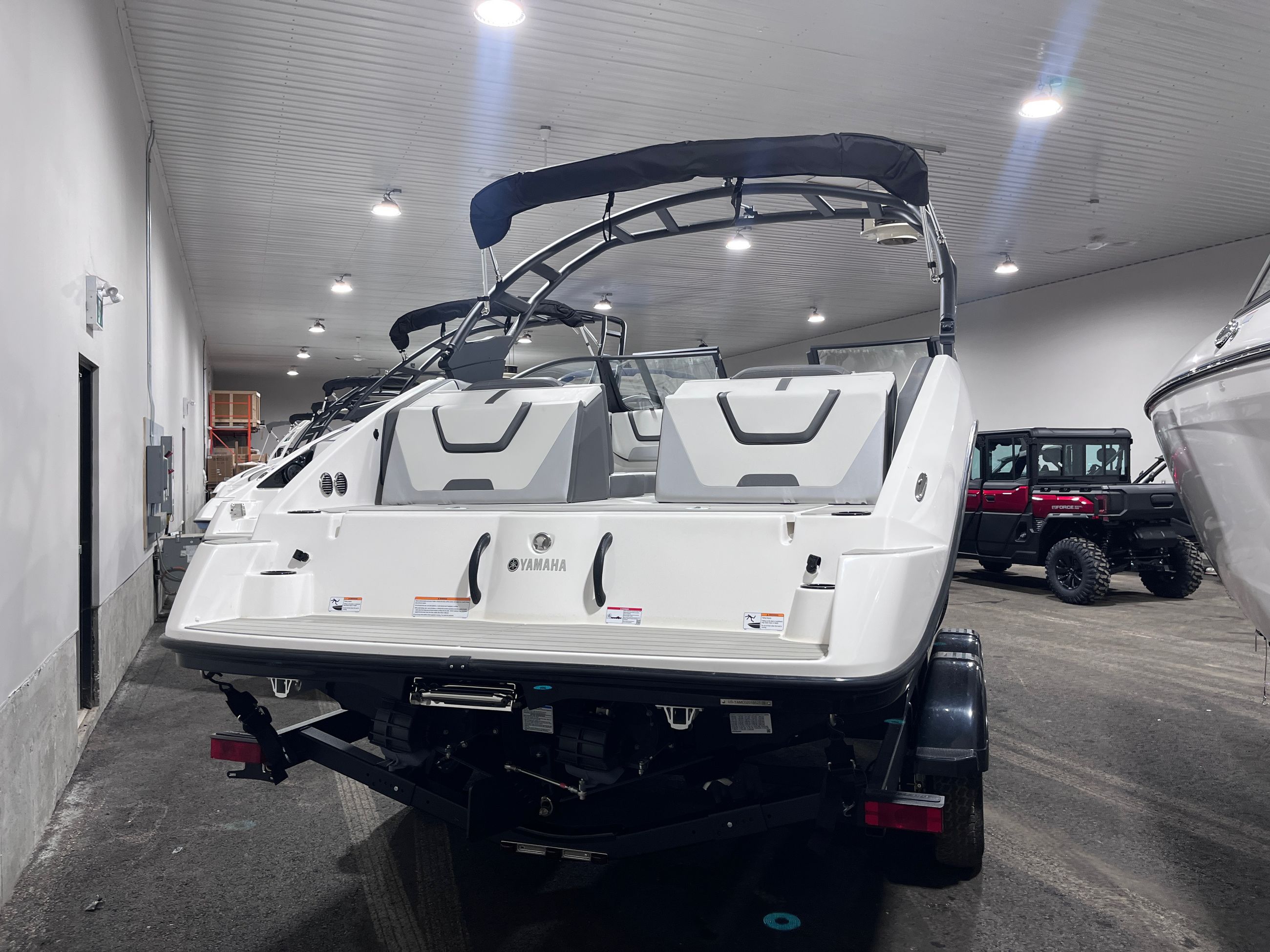 2025 Yamaha AR220