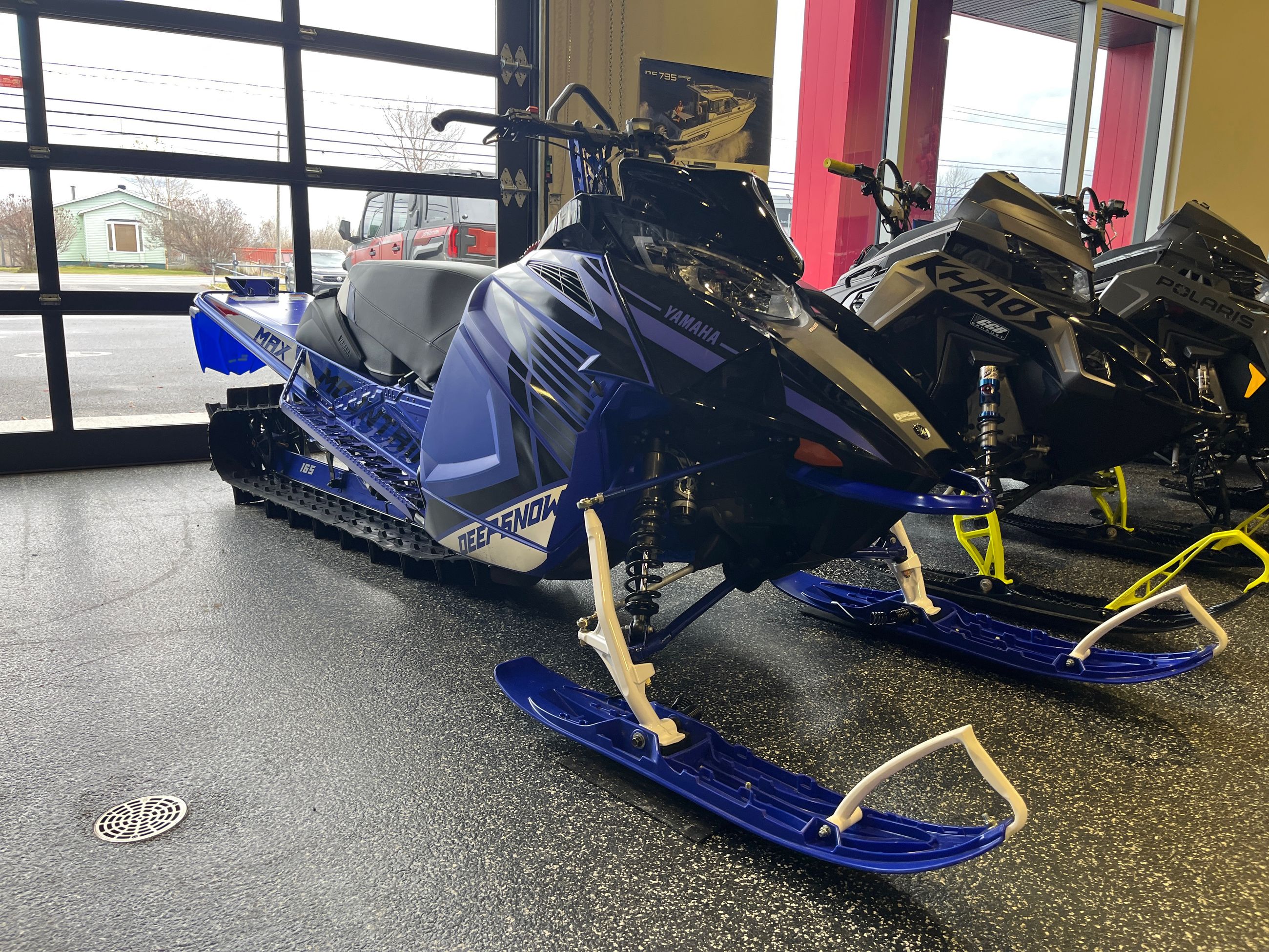 2024 Yamaha MOUNTAIN MAX 800 LE 165 avec démarreur