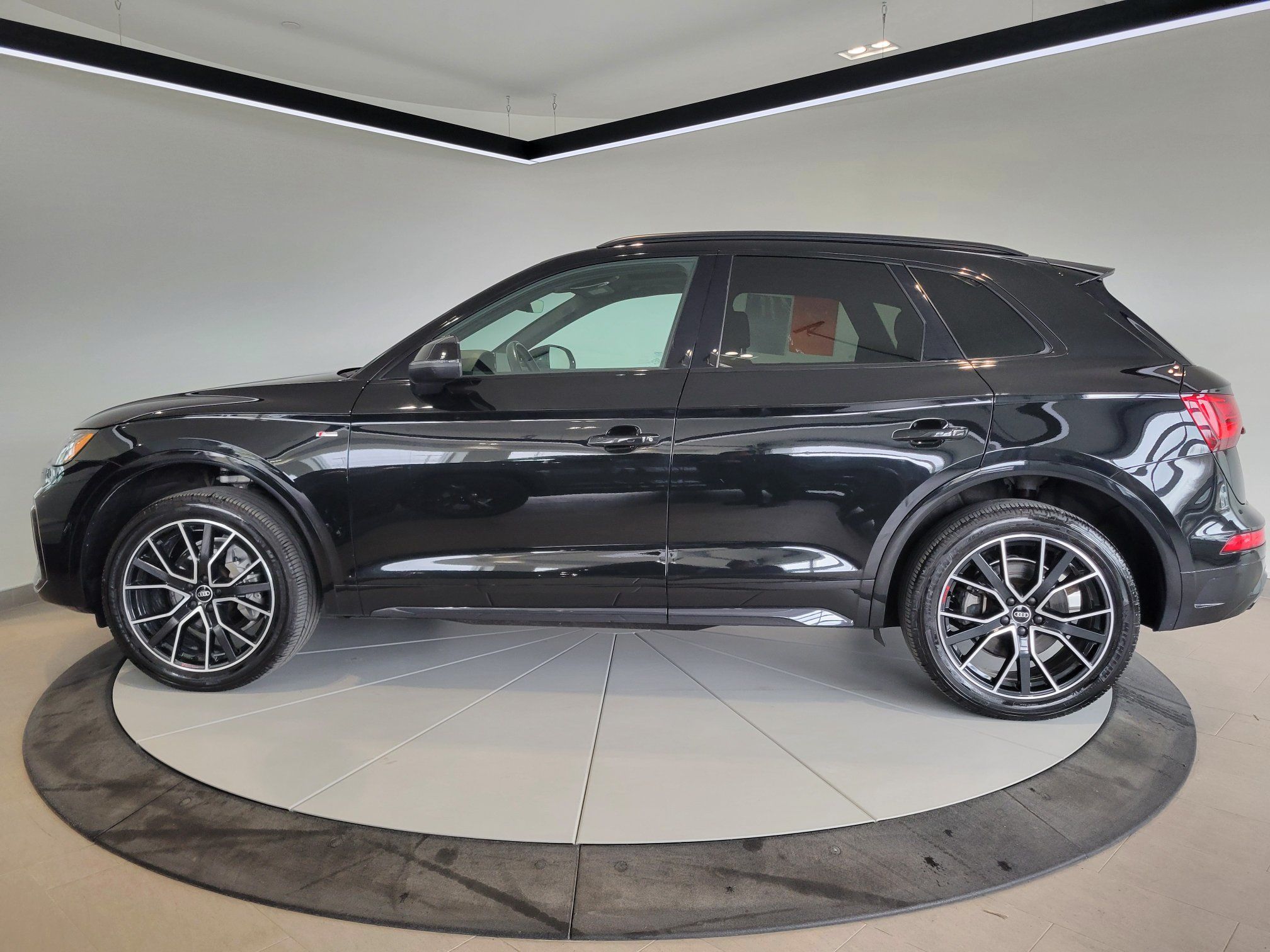 2021 Audi Q5 Technik + S-LINE + CUIR + TOIT + LUXE + WOW +++