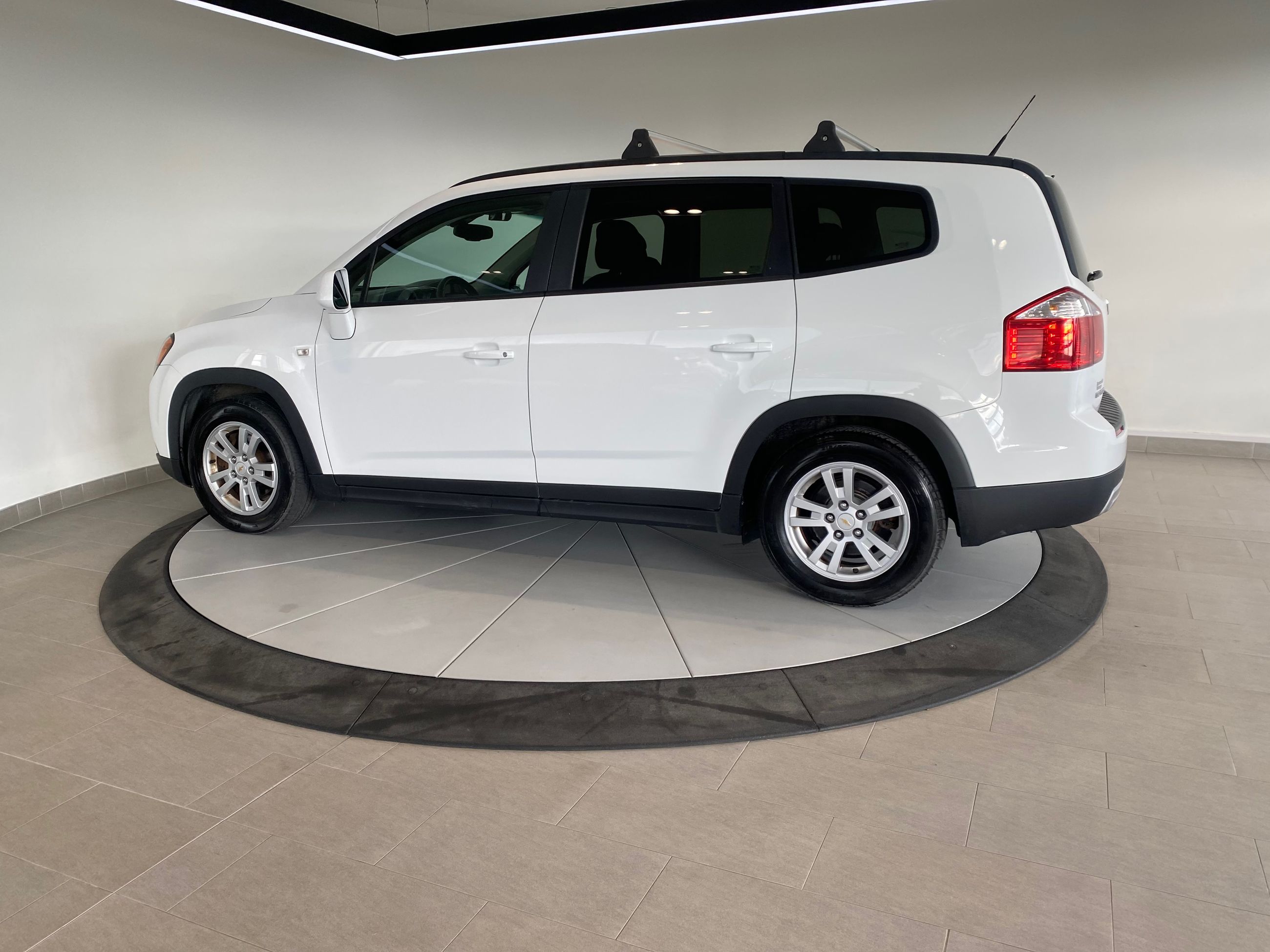 Chevrolet Orlando 2LT + A/C + 7 PASSAGERS + PAS CHER + WOW ++ 2012