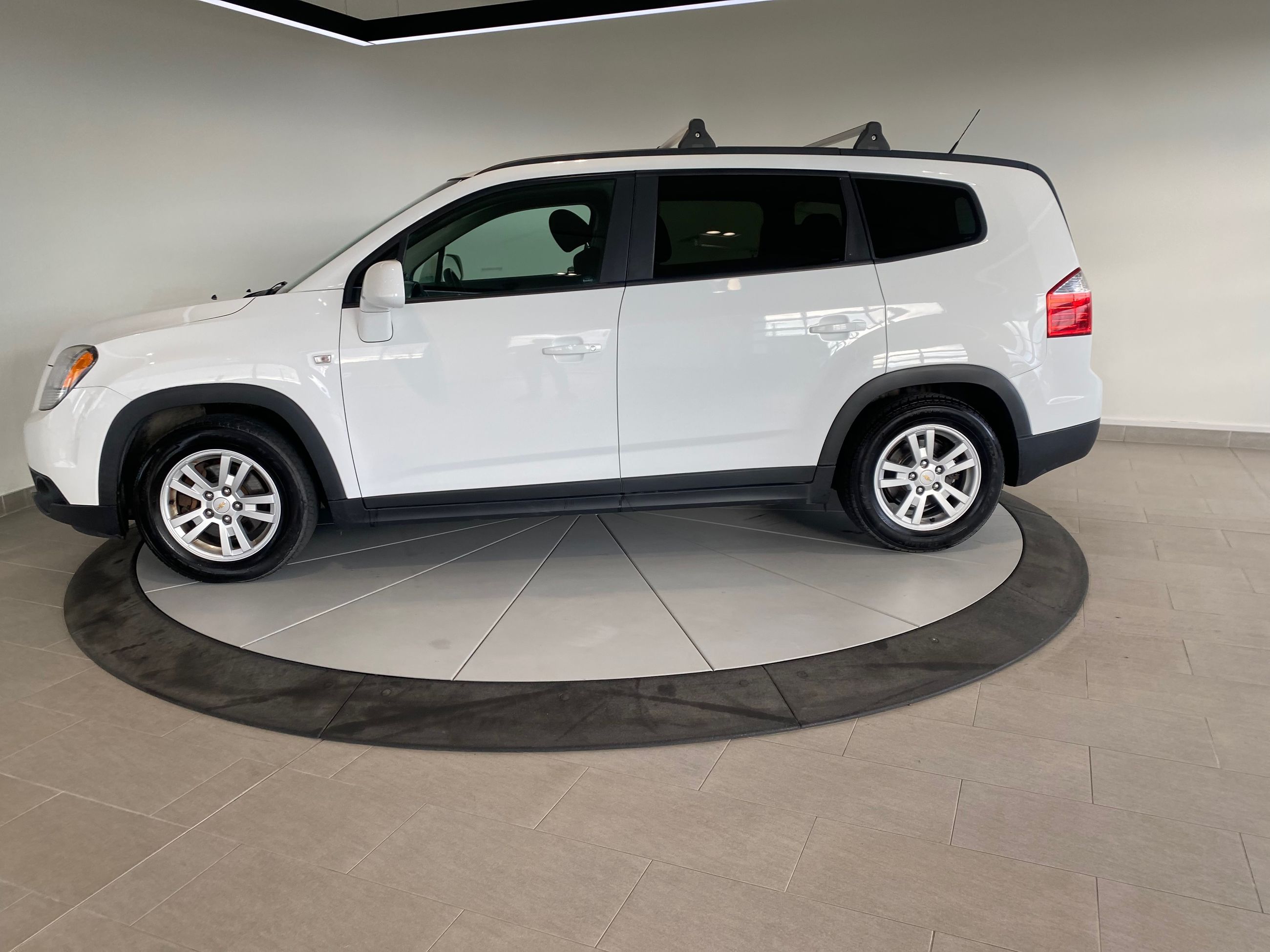 Chevrolet Orlando 2LT + A/C + 7 PASSAGERS + PAS CHER + WOW ++ 2012