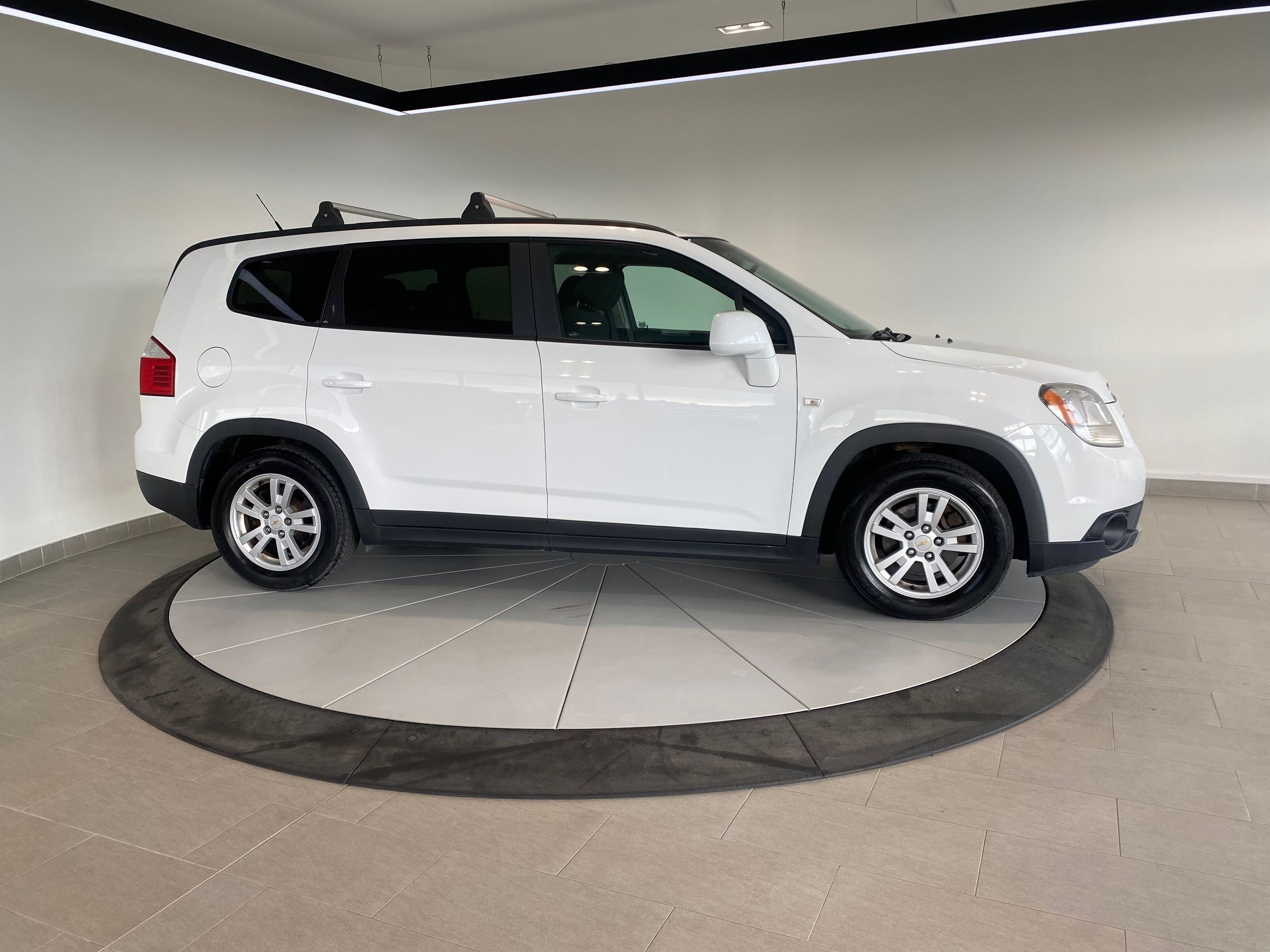 Chevrolet Orlando 2LT + A/C + 7 PASSAGERS + PAS CHER + WOW ++ 2012