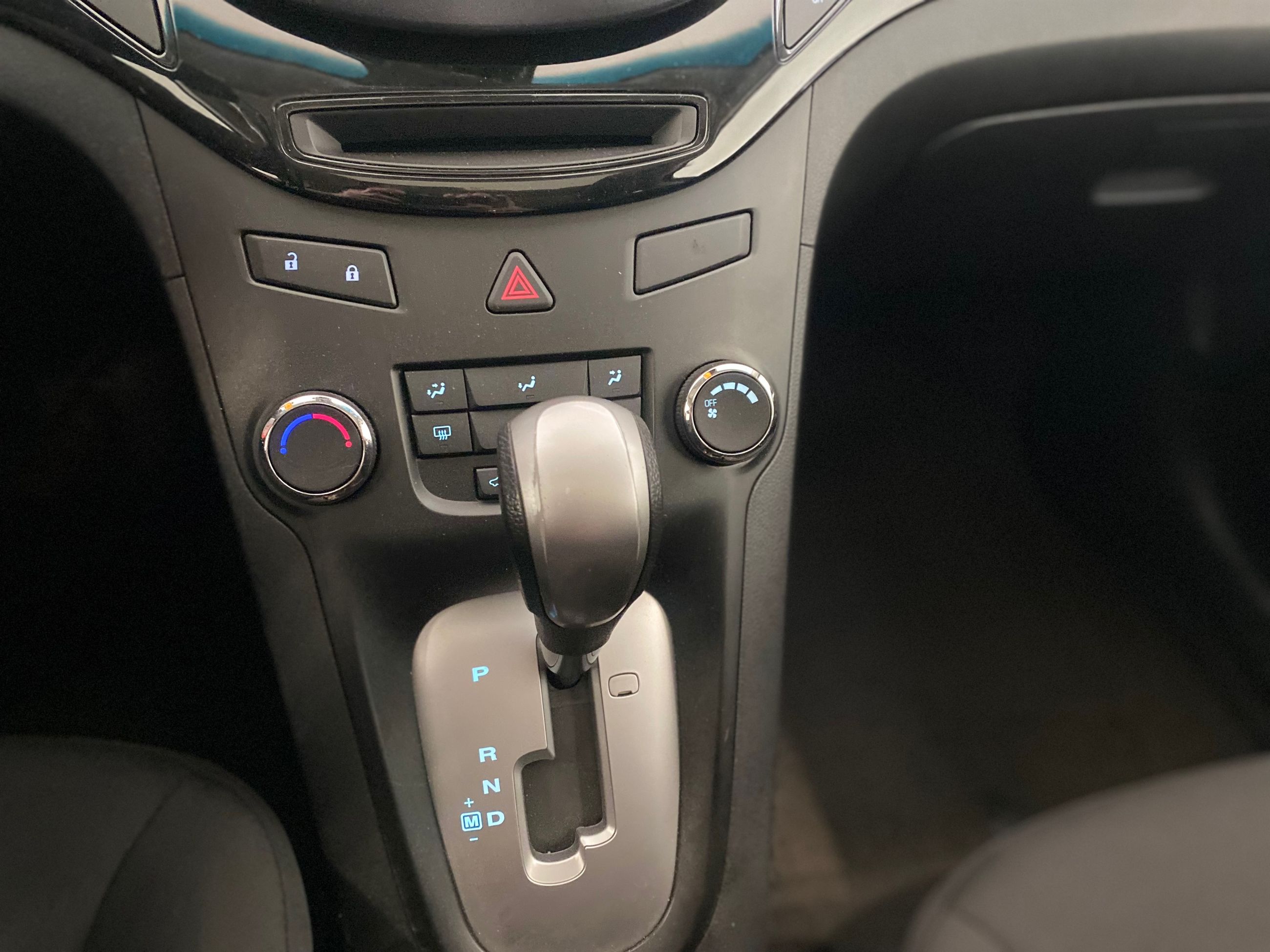 Chevrolet Orlando 2LT + A/C + 7 PASSAGERS + PAS CHER + WOW ++ 2012