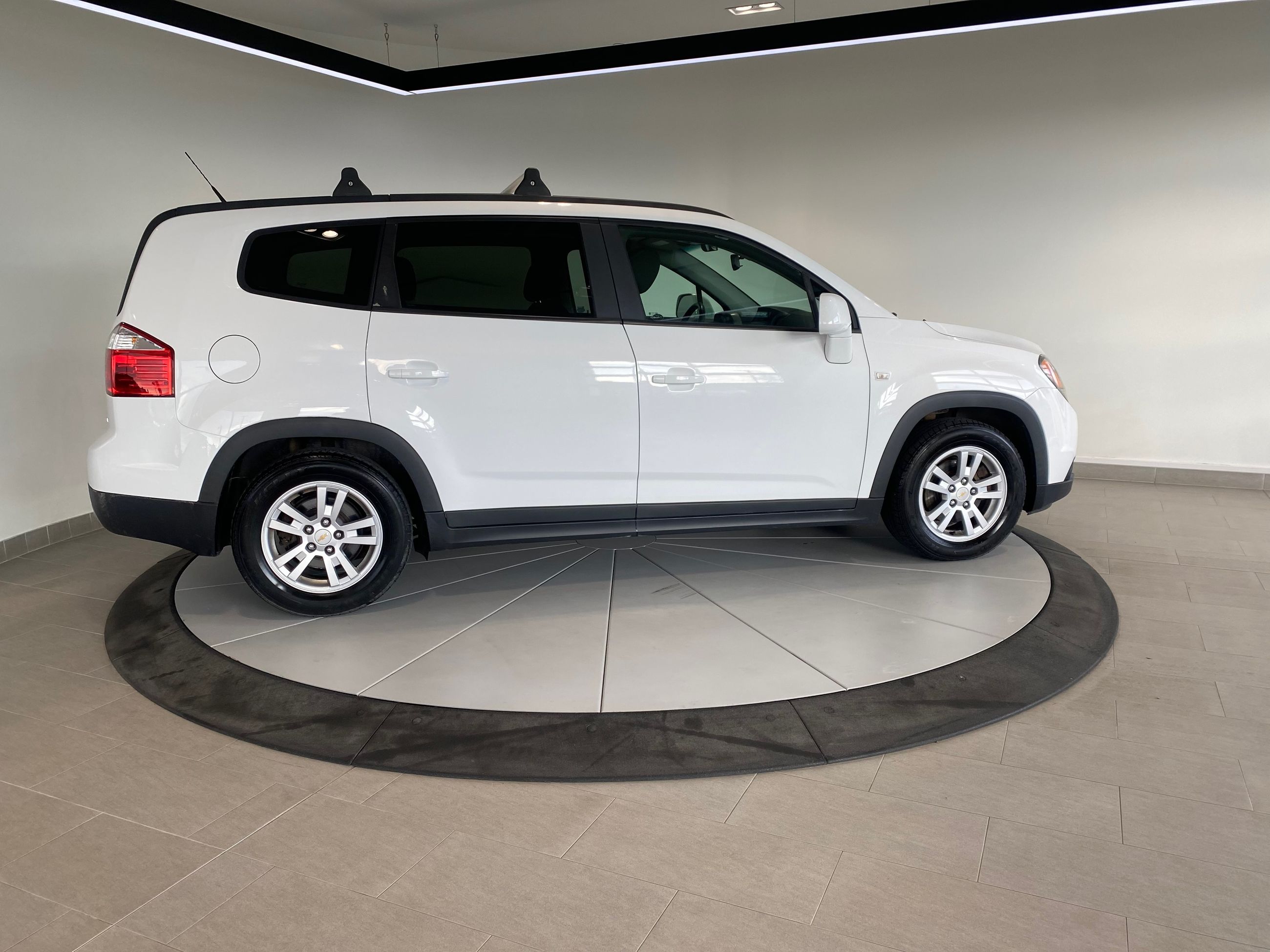 Chevrolet Orlando 2LT + A/C + 7 PASSAGERS + PAS CHER + WOW ++ 2012