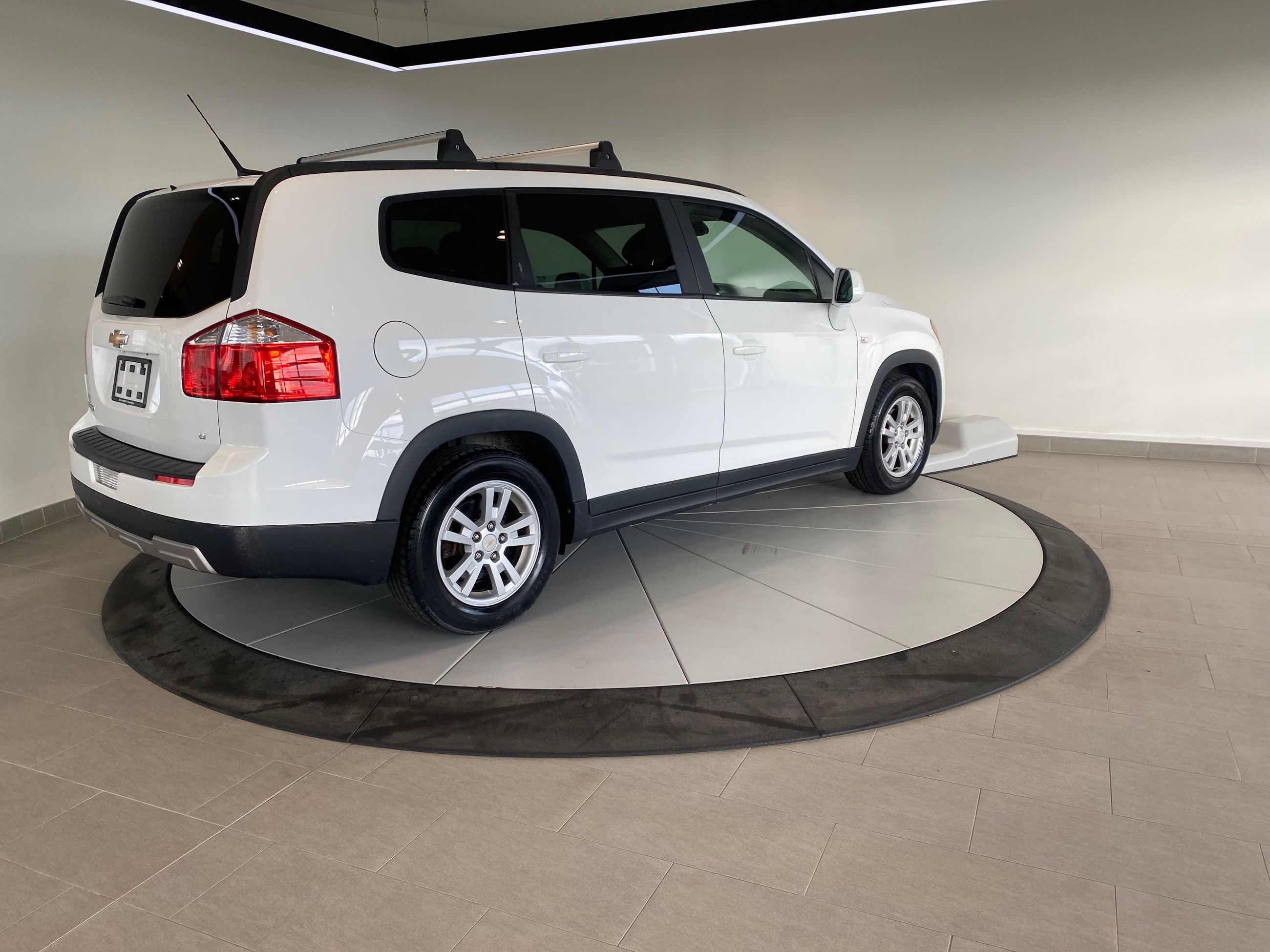 Chevrolet Orlando 2LT + A/C + 7 PASSAGERS + PAS CHER + WOW ++ 2012