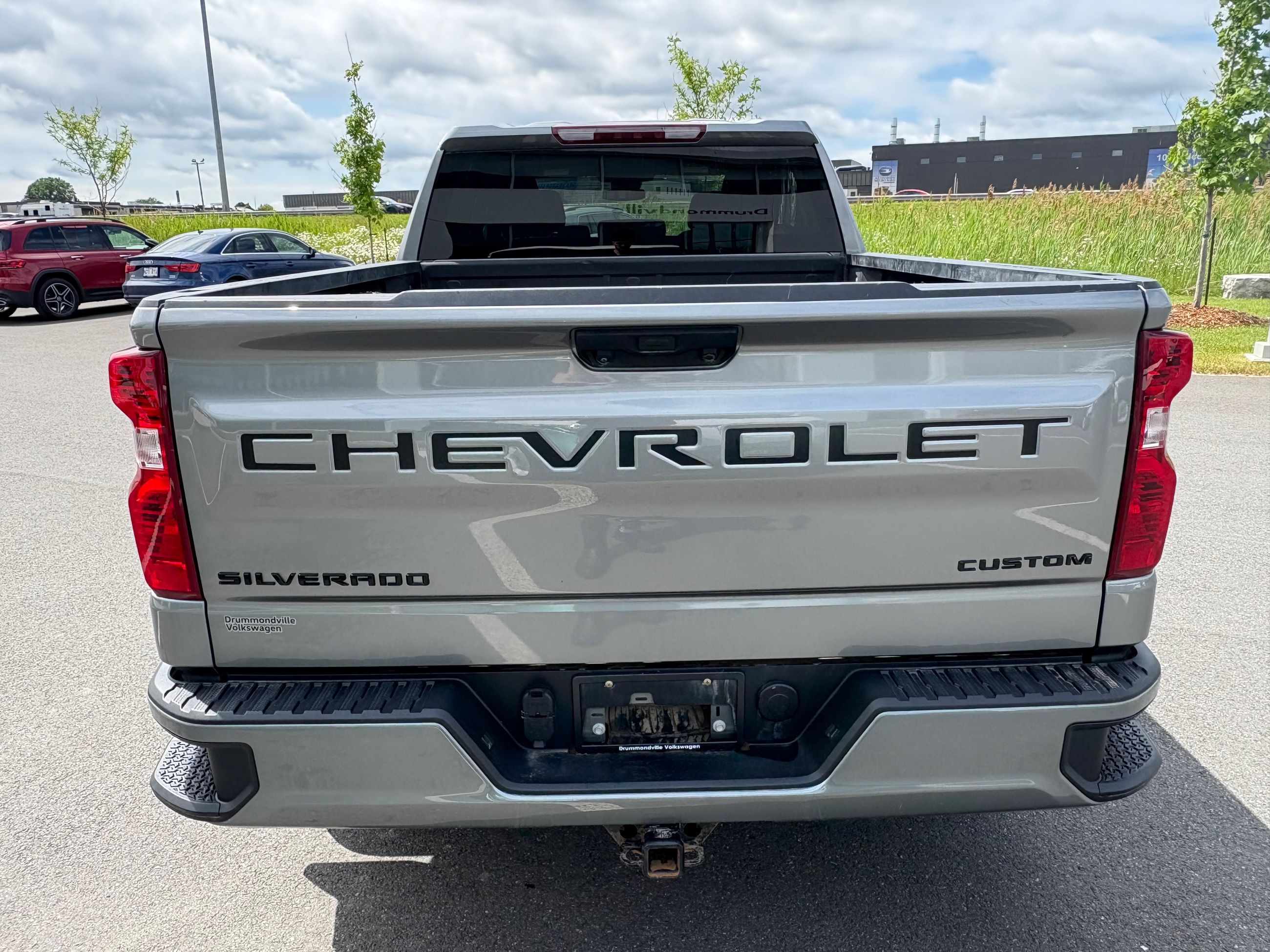 2023 Chevrolet Silverado 1500 Custom + CREW + 20 PO  + MARCHEPIEDS + 2.7 + WOW +