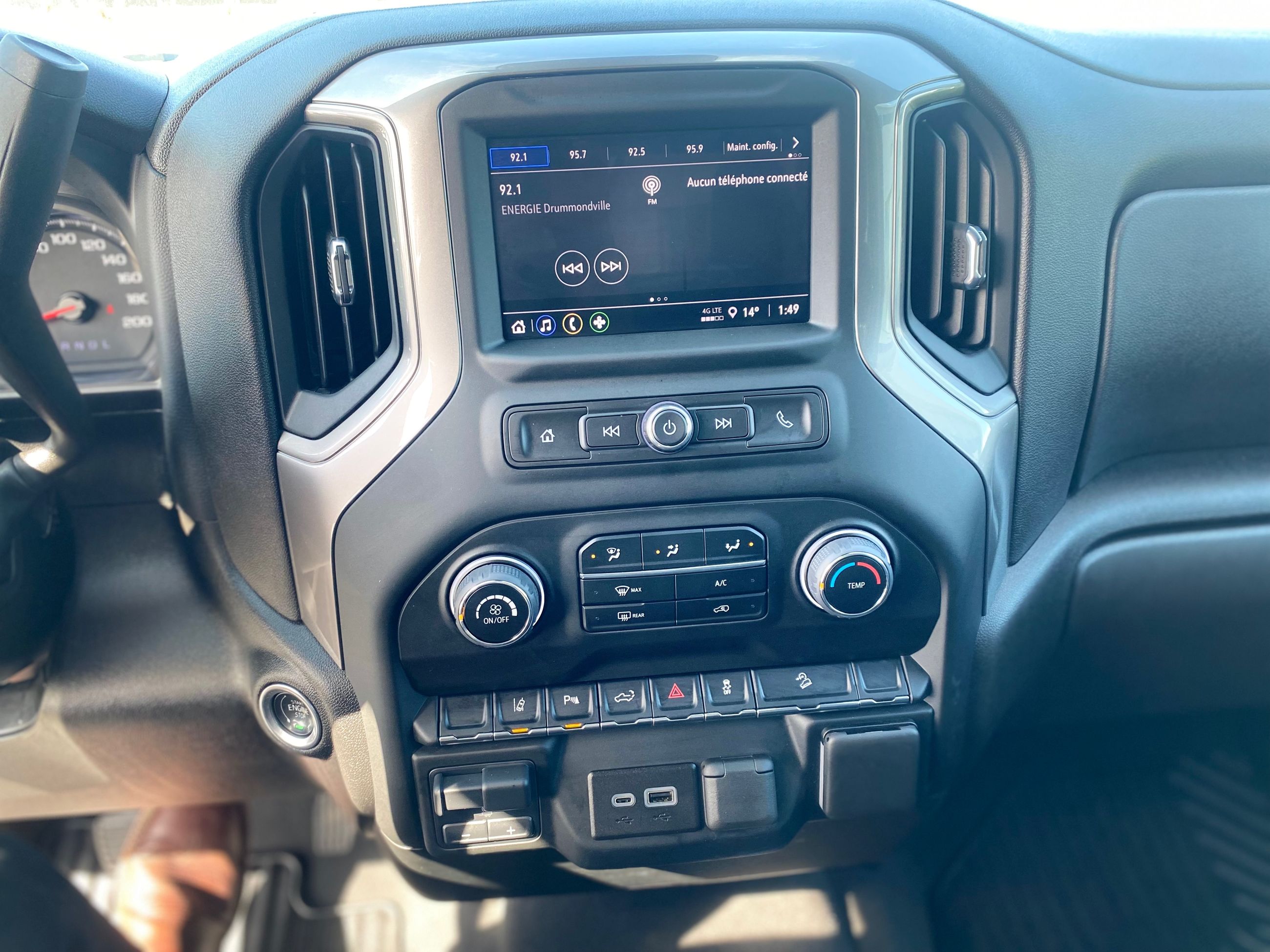 2024 Chevrolet Silverado 2500HD Custom + Z71 + CARPLAY + 3.73 + RARE +++