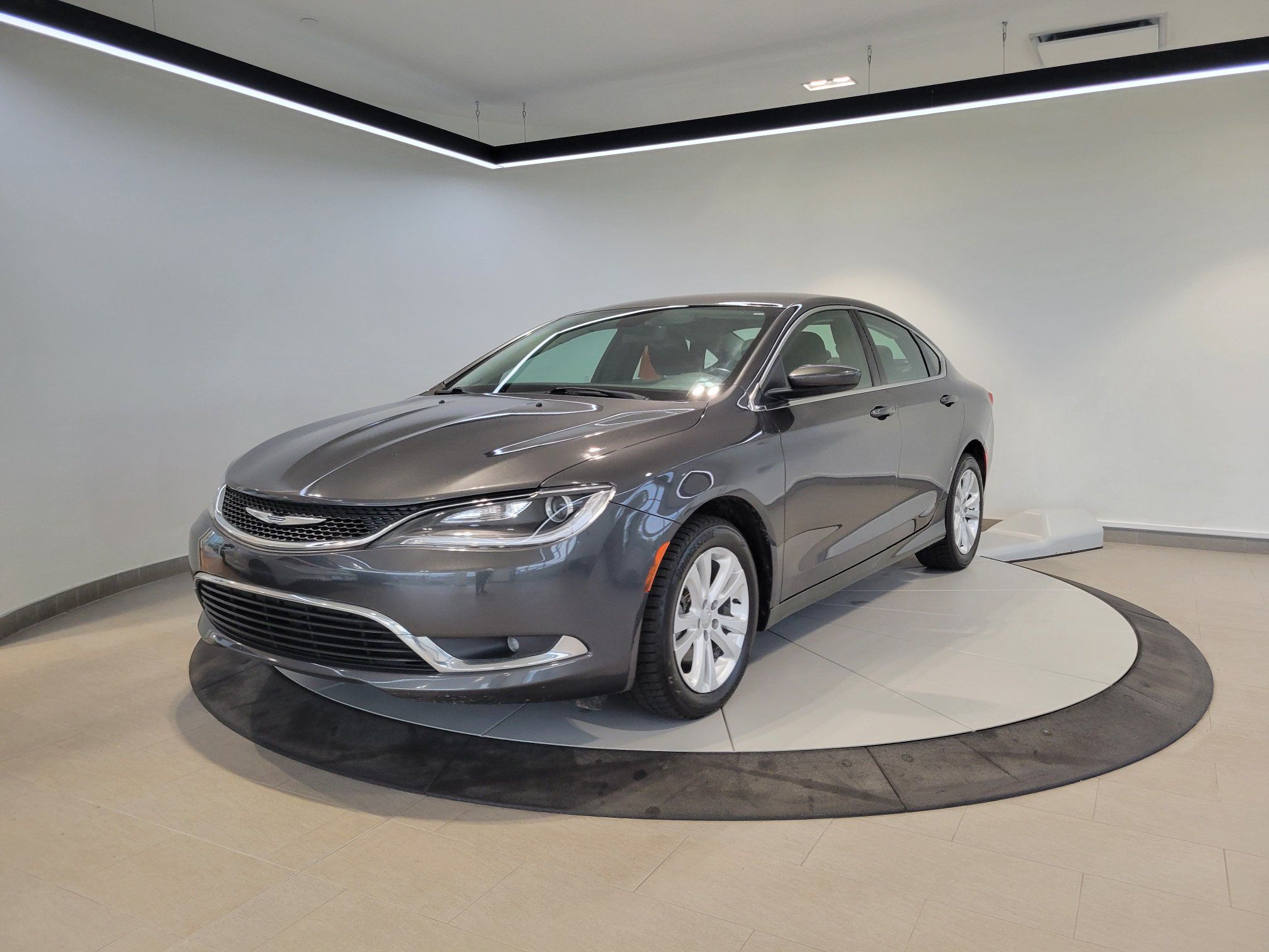 Chrysler 200 Limited + A/C + BLUETOOTH + BAS KM + WOW 2016