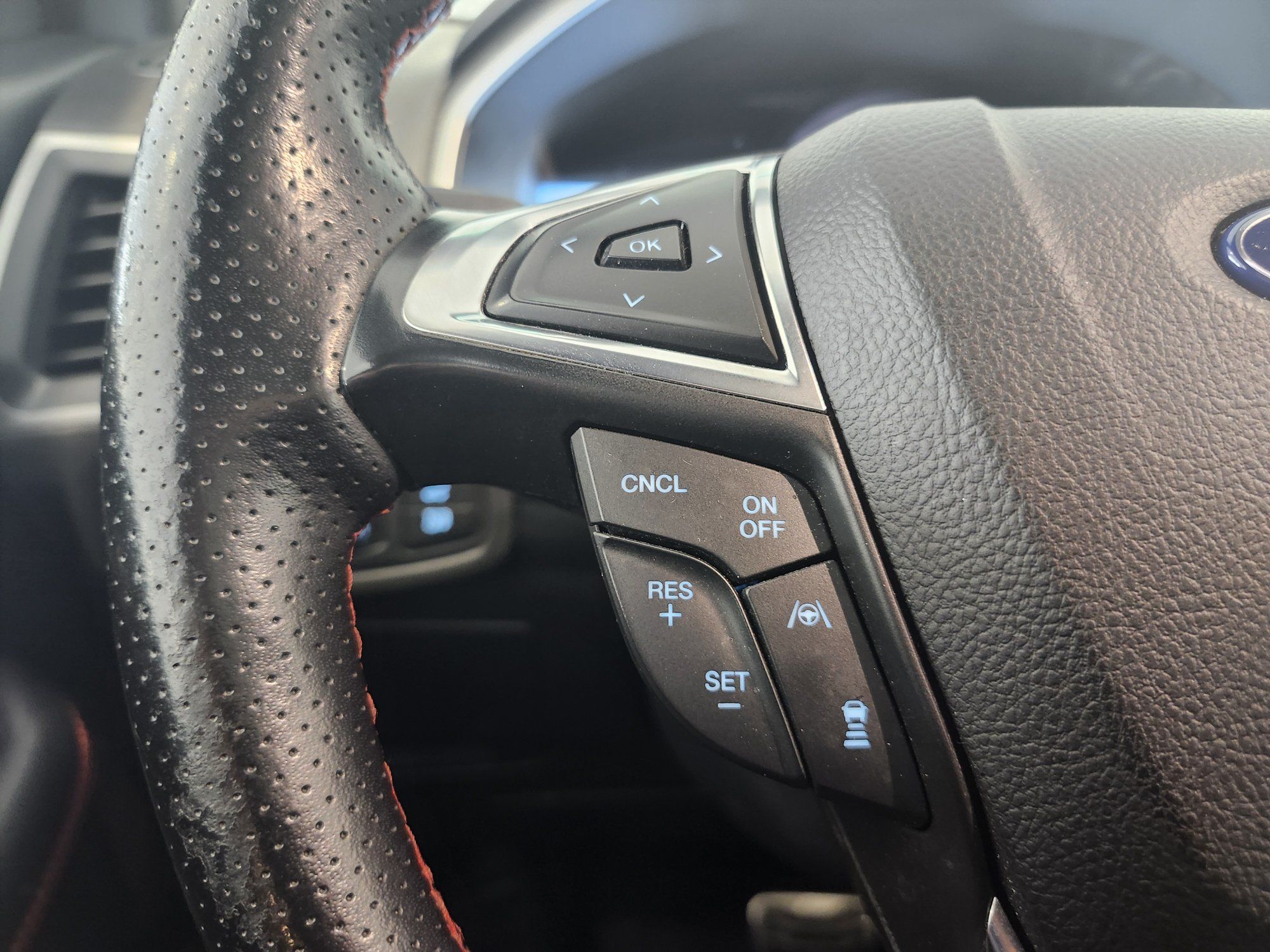 Ford Edge ST LINE + CUIR + TOIT PANO + MAGS  + TOW PACK +++ 2021