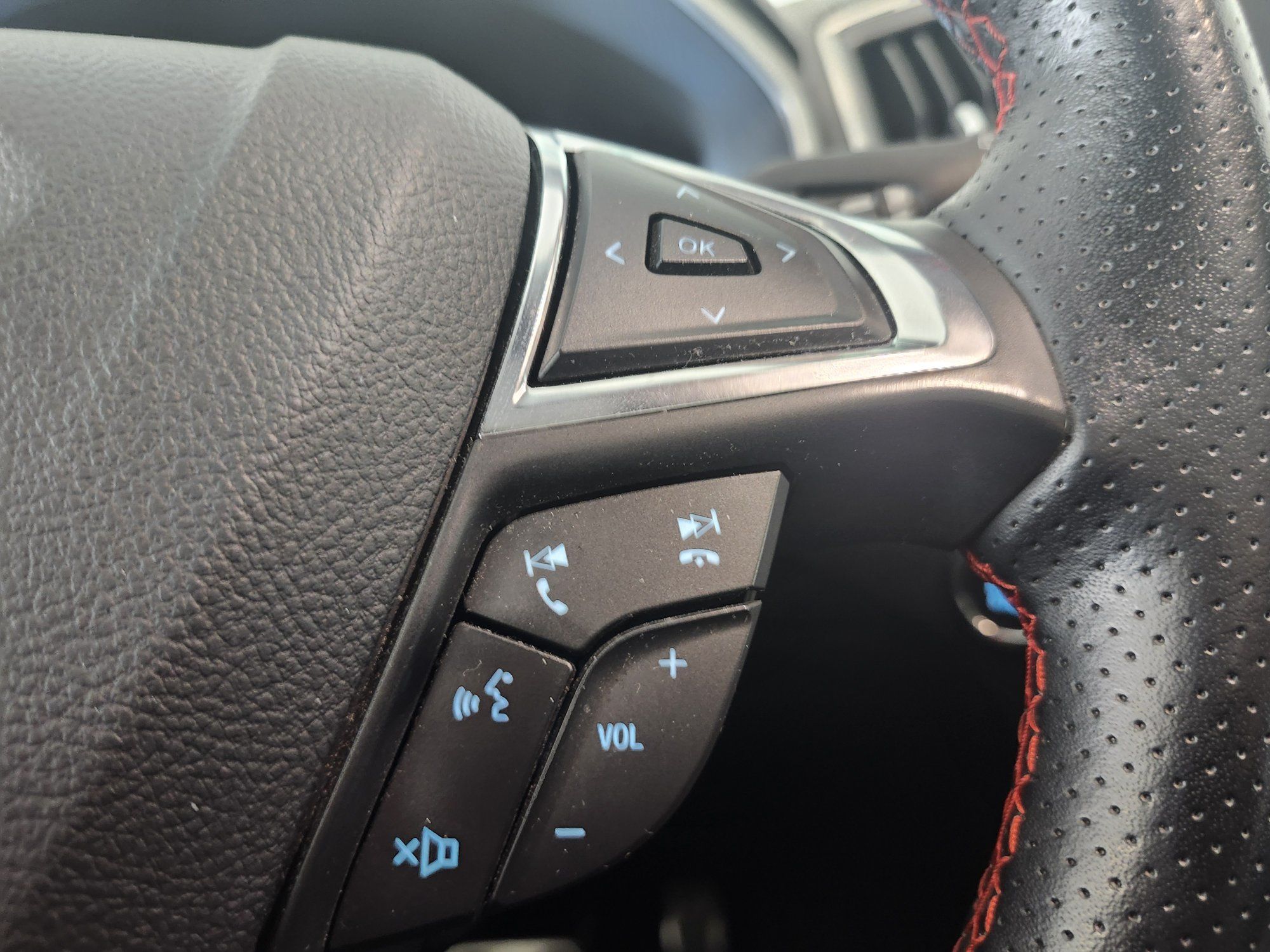 Ford Edge ST LINE + CUIR + TOIT PANO + MAGS  + TOW PACK +++ 2021