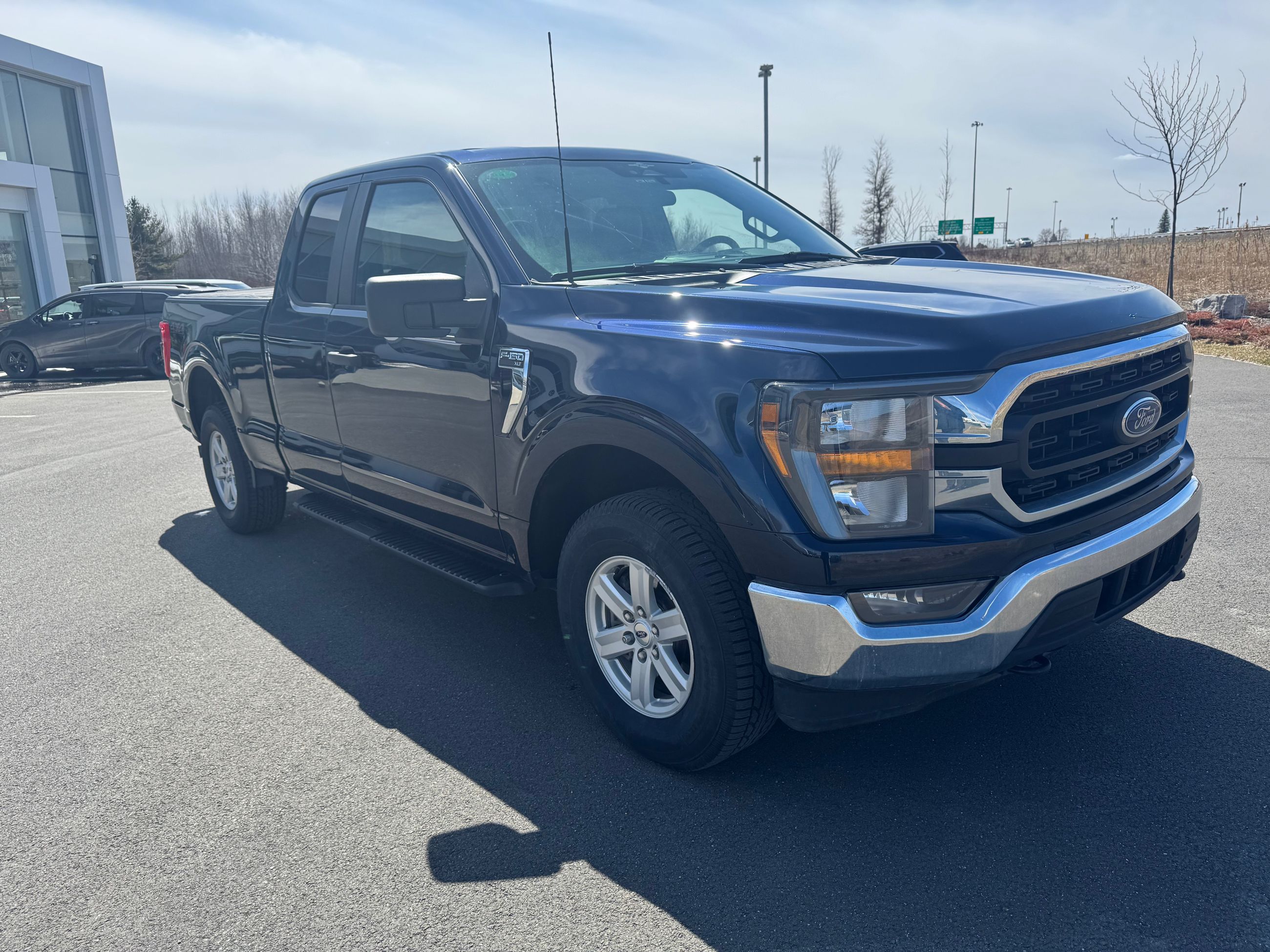 2023 Ford F-150 XLT + 3.5 L + MARCHE PIEDS + A/C + PAS CHER  + WOW