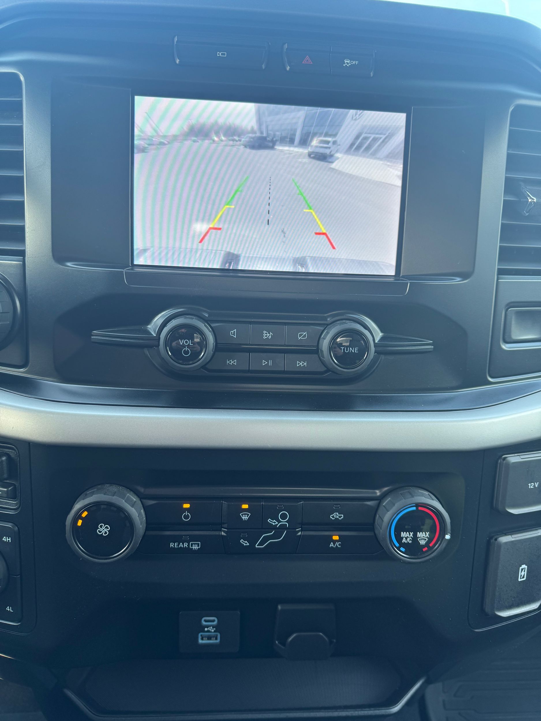 2023 Ford F-150 XLT + 3.5 L + MARCHE PIEDS + A/C + PAS CHER  + WOW