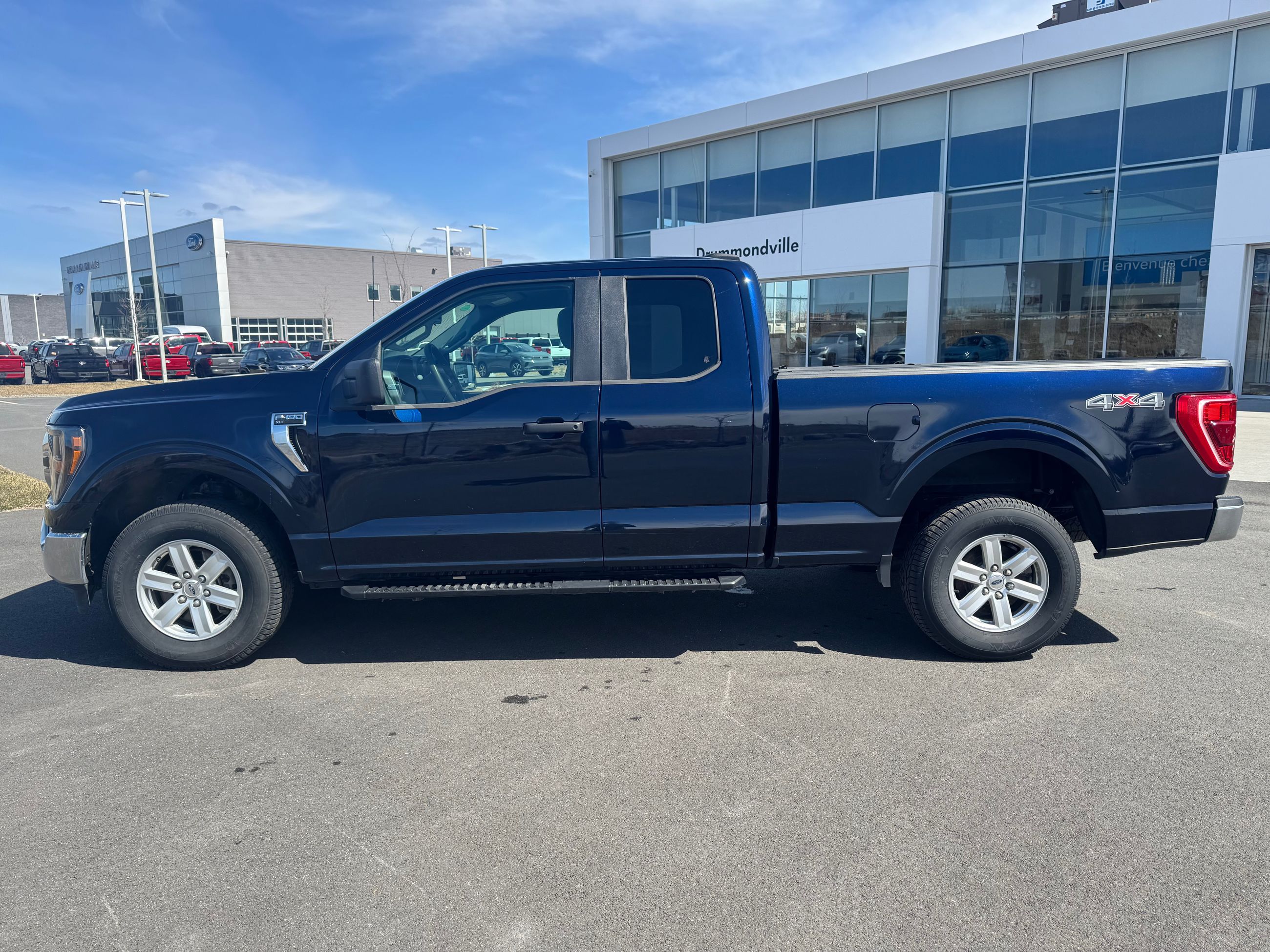 2023 Ford F-150 XLT + 3.5 L + MARCHE PIEDS + A/C + PAS CHER  + WOW