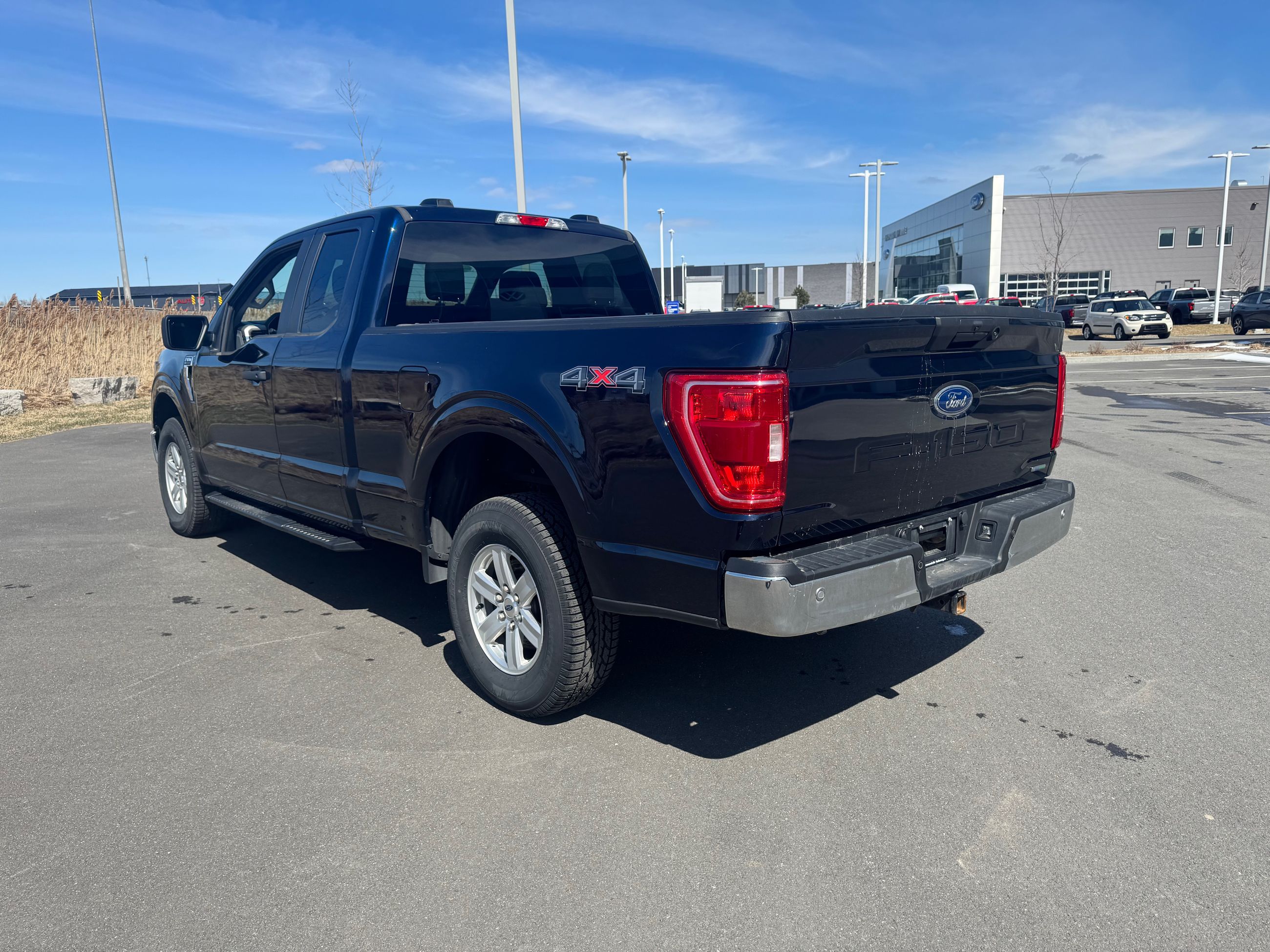 2023 Ford F-150 XLT + 3.5 L + MARCHE PIEDS + A/C + PAS CHER  + WOW
