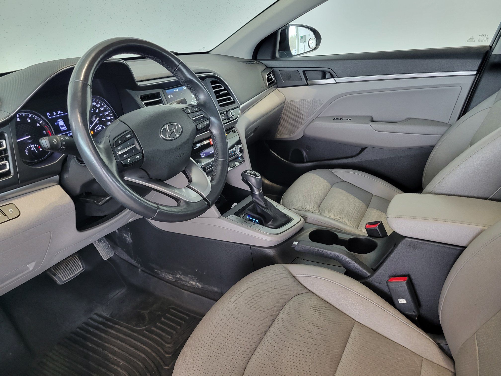 Hyundai Elantra Luxury + CUIR + TOIT + CARPLAY + CAMERA + WOW +++ 2020