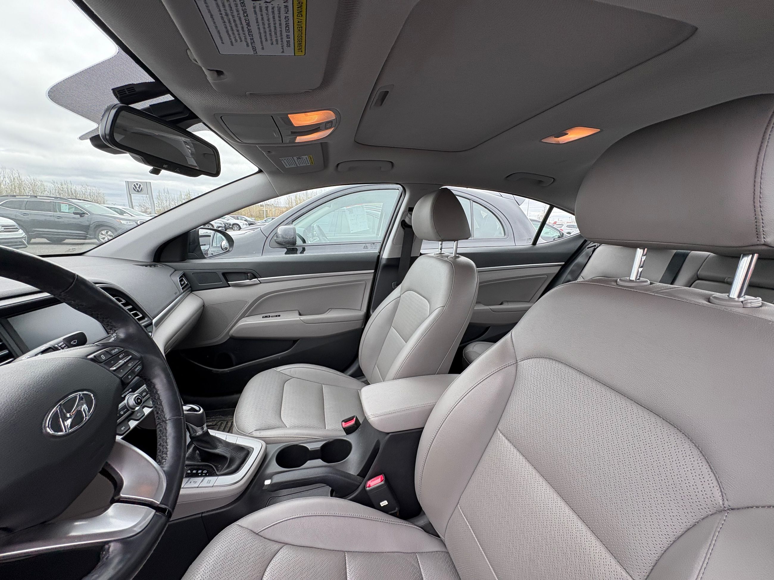 2020 Hyundai Elantra Luxury + CUIR + TOIT + CARPLAY + CAMERA + WOW +++