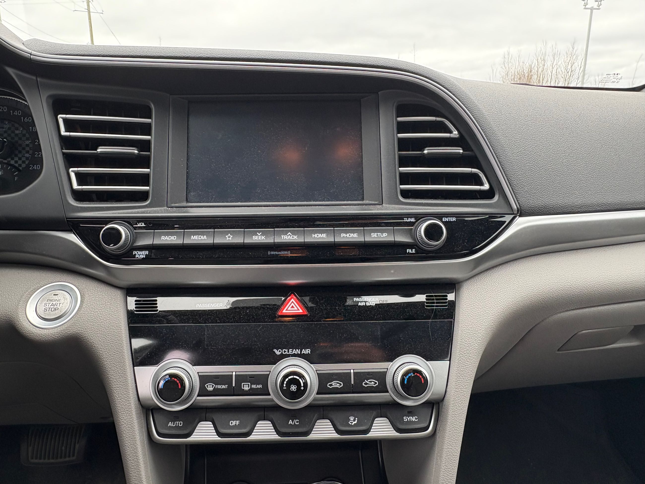 2020 Hyundai Elantra Luxury + CUIR + TOIT + CARPLAY + CAMERA + WOW +++