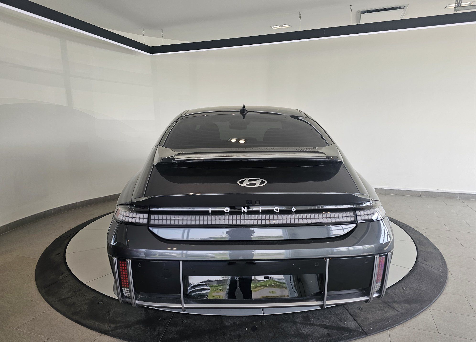 Hyundai Ioniq 6 Preferred + AWD + CAMERA + CARPLAY + WOW!++ 2024