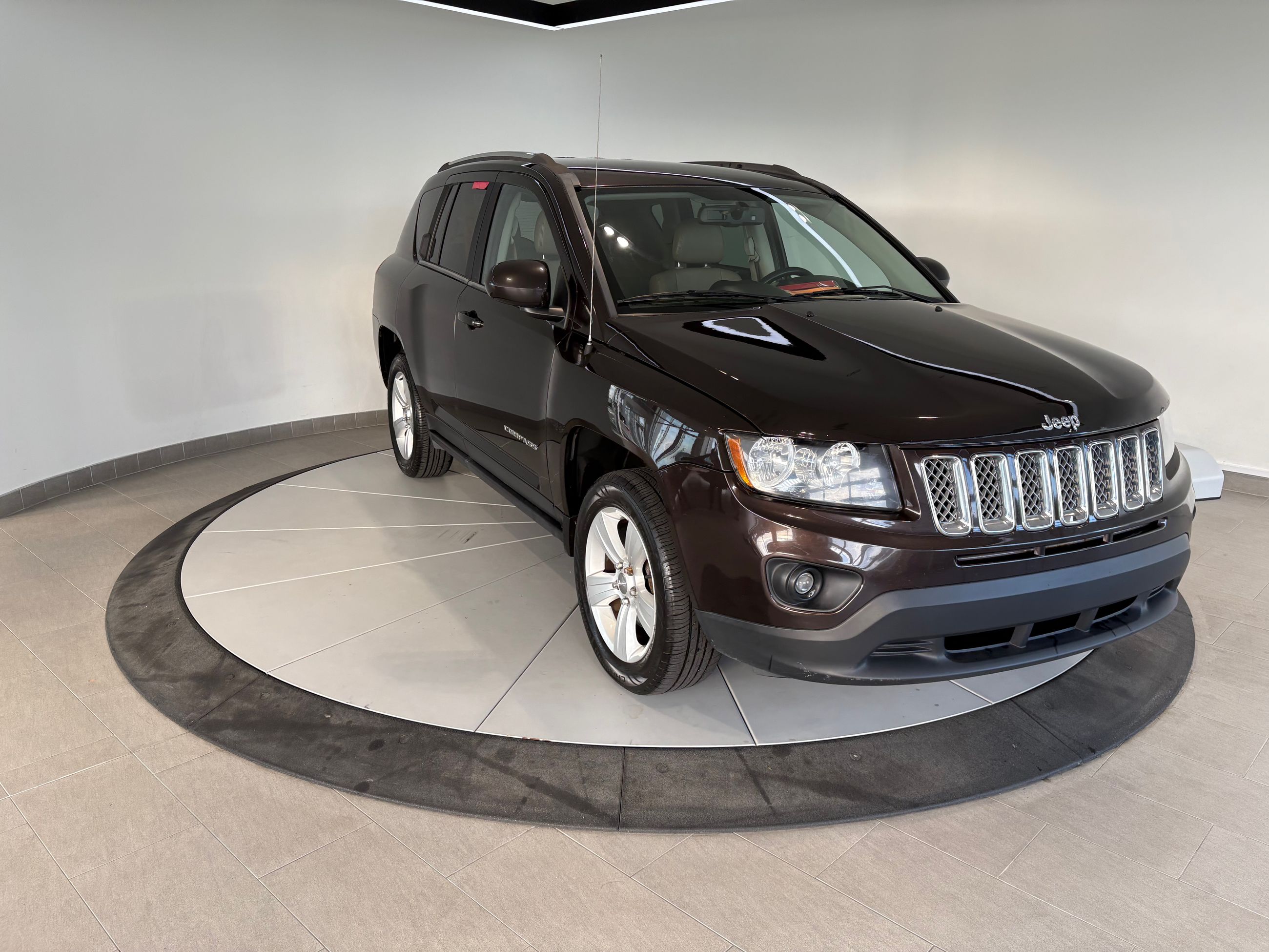Jeep Compass North + SPORT + 4WD + A/C + BAS KM + WOW +++ 2014