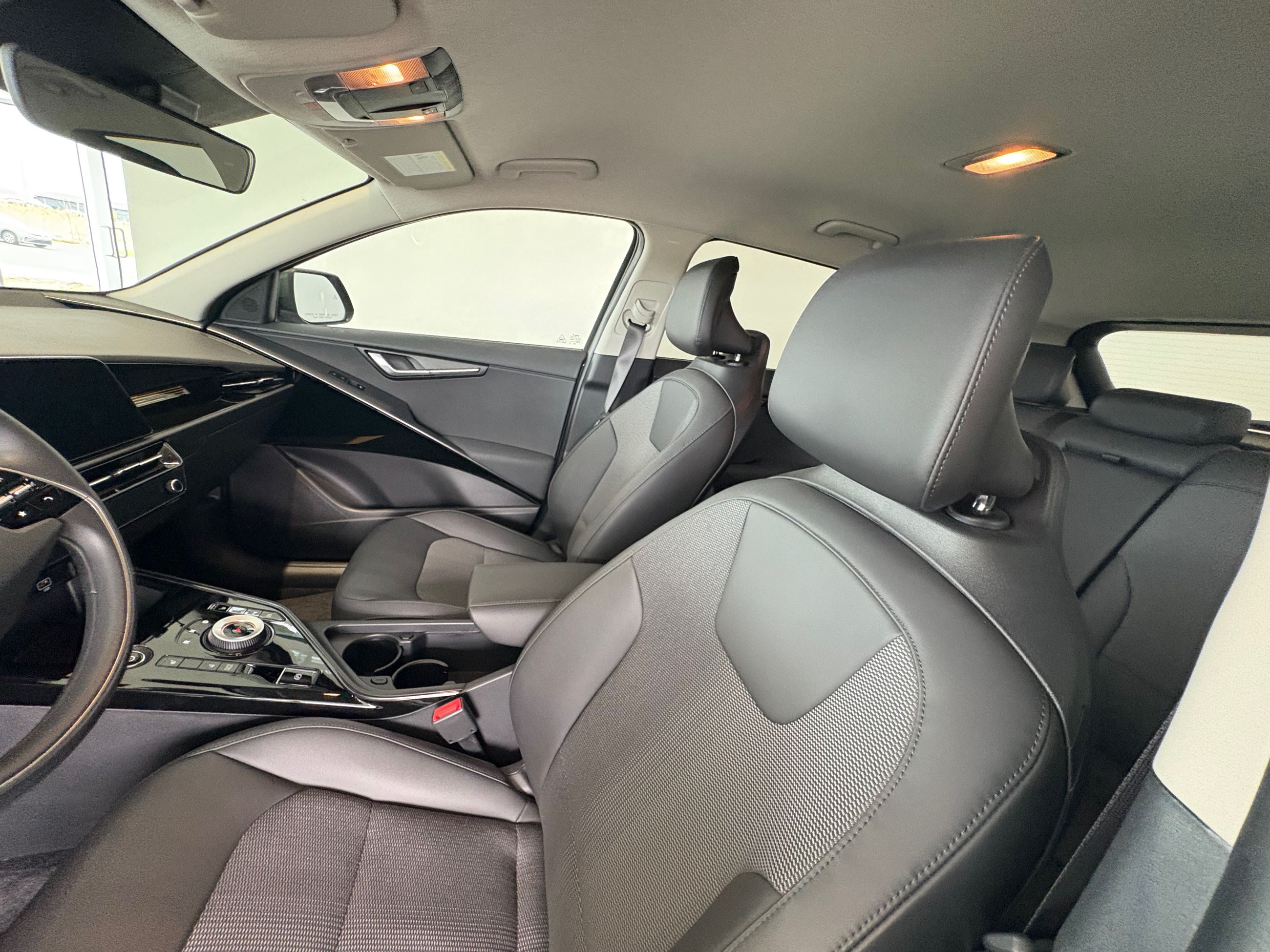 Kia Niro EV Wind + CUIR + CAMERA + A/C + WOW +++ 2024
