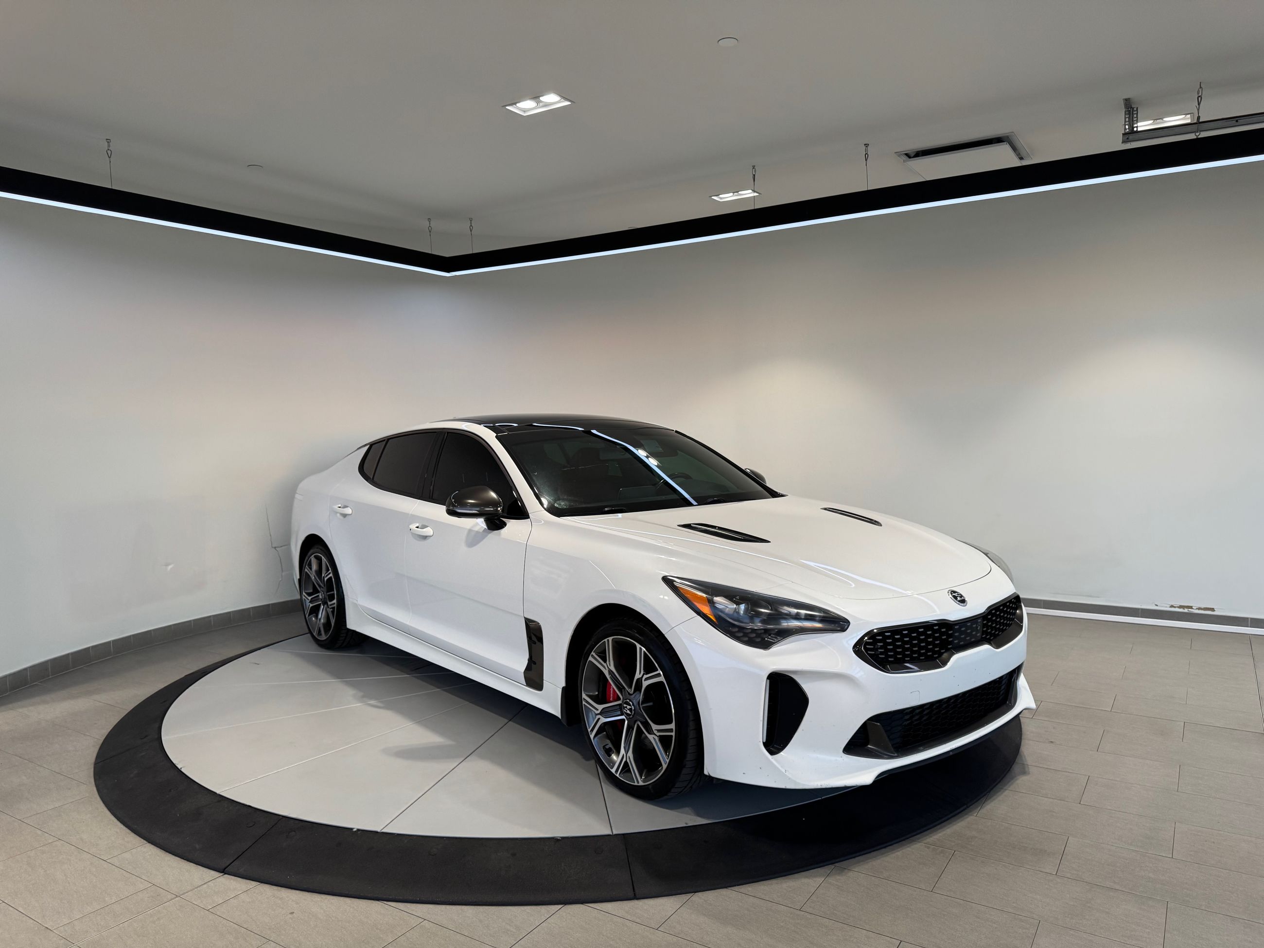 2018 Kia Stinger GT LTD + 368HP + CUIR ROUGE + TOIT + NAV + AWD +