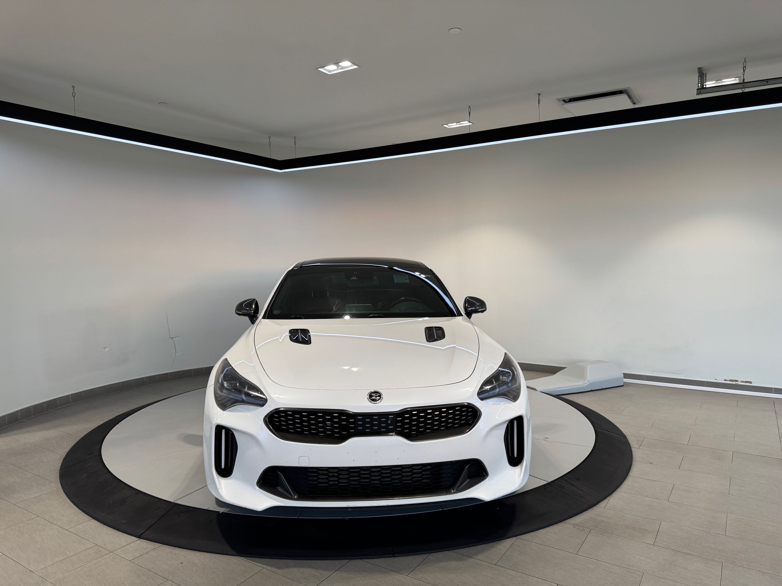 2018 Kia Stinger GT LTD + 368HP + CUIR ROUGE + TOIT + NAV + AWD +